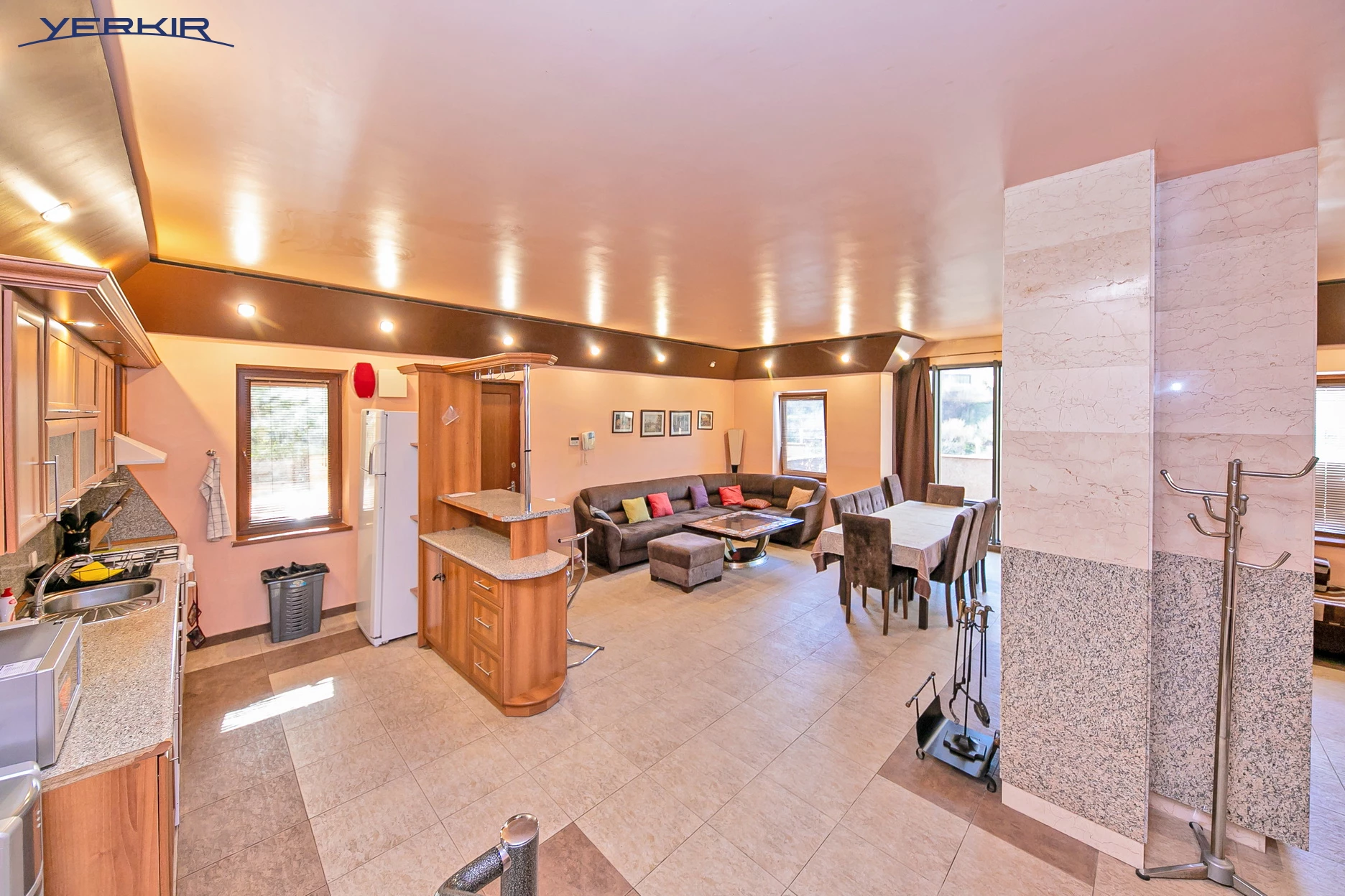 Առանձնատներ Կոդ` 5+517529