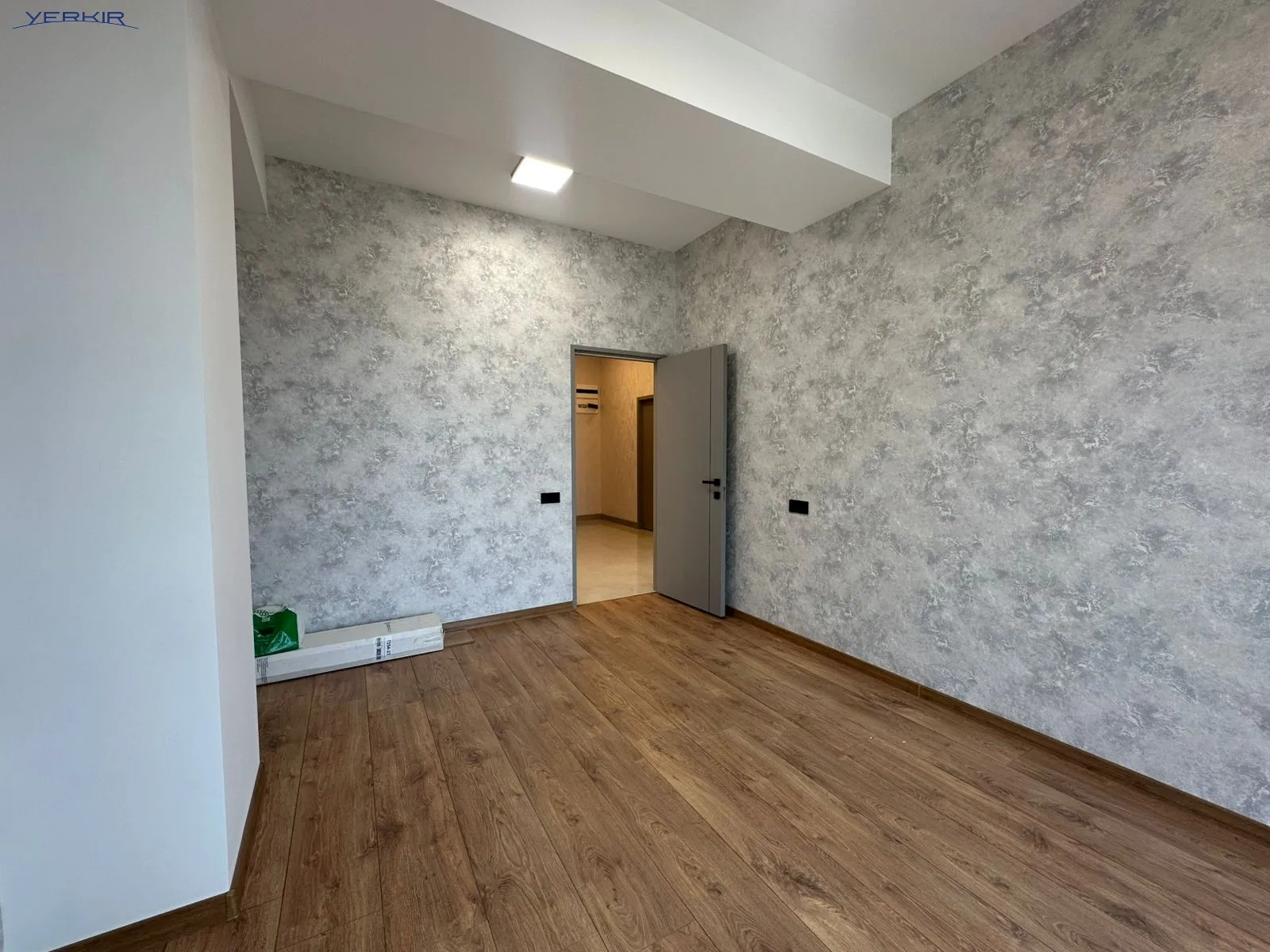 Apartments Code: 9+3768613