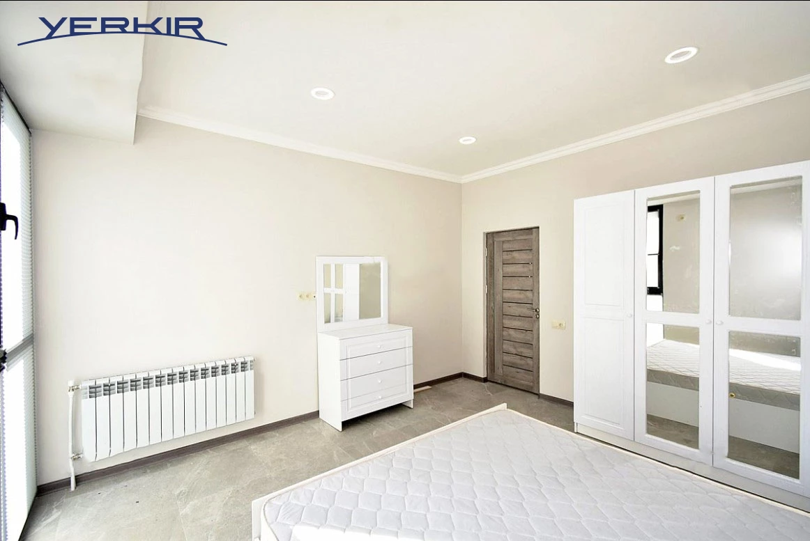 Apartments Code: 5+306611