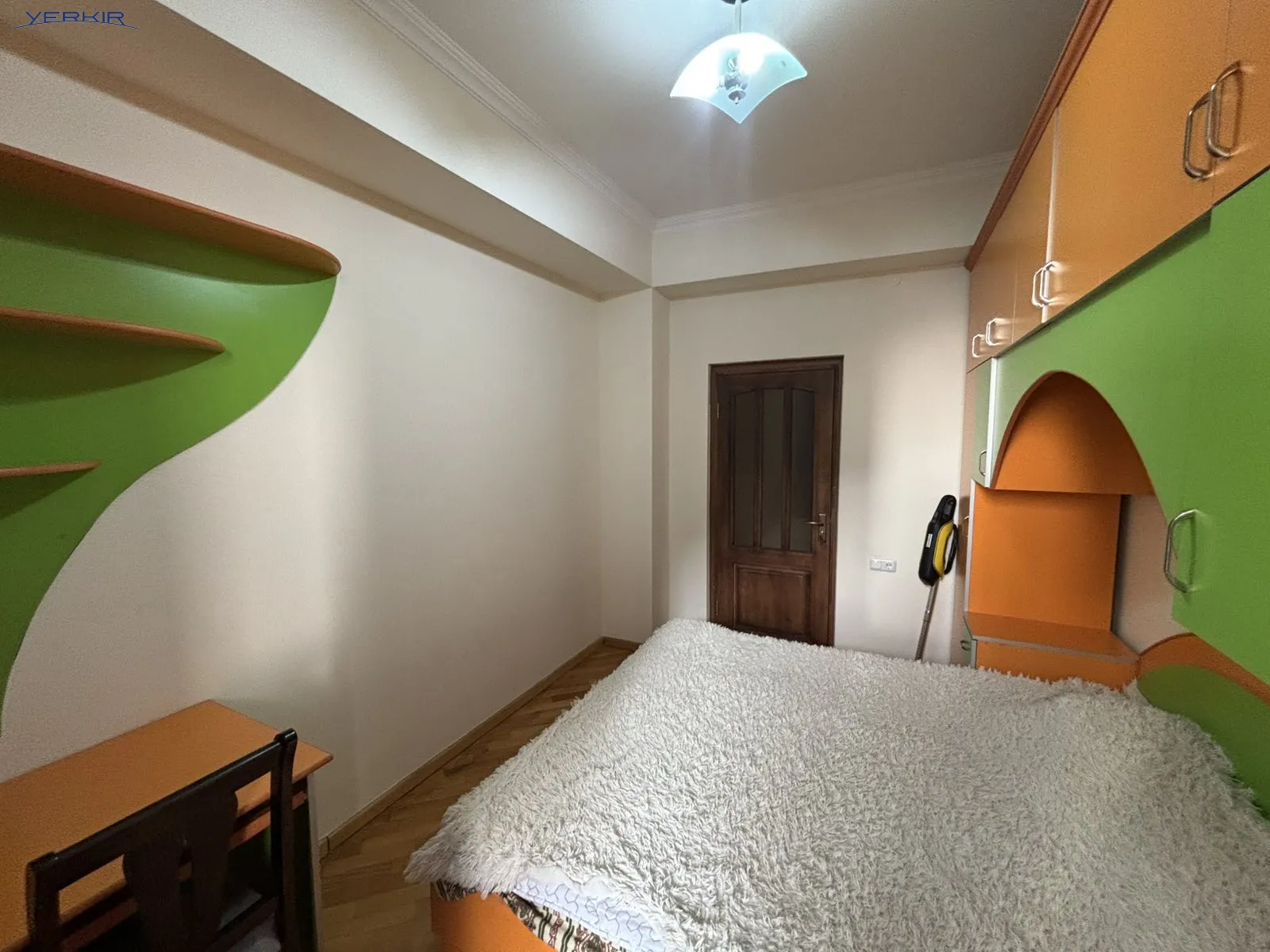 Apartments Code: 9+3767840