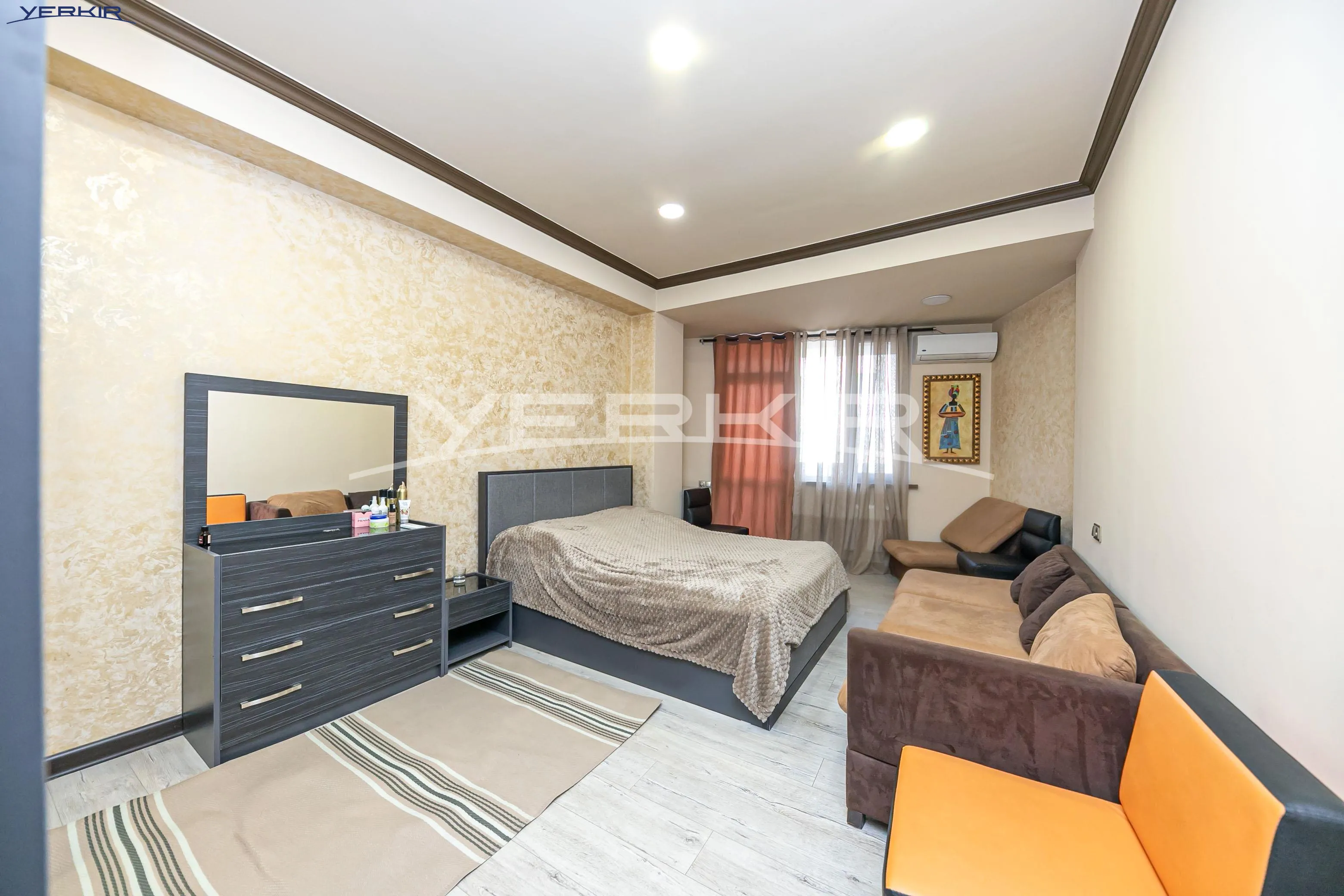 Apartments Code: 10+3701349