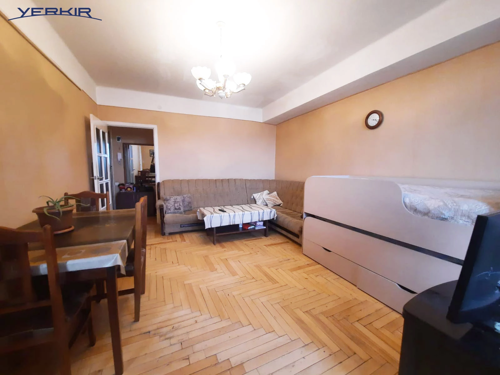 Apartments Code: 5+114748