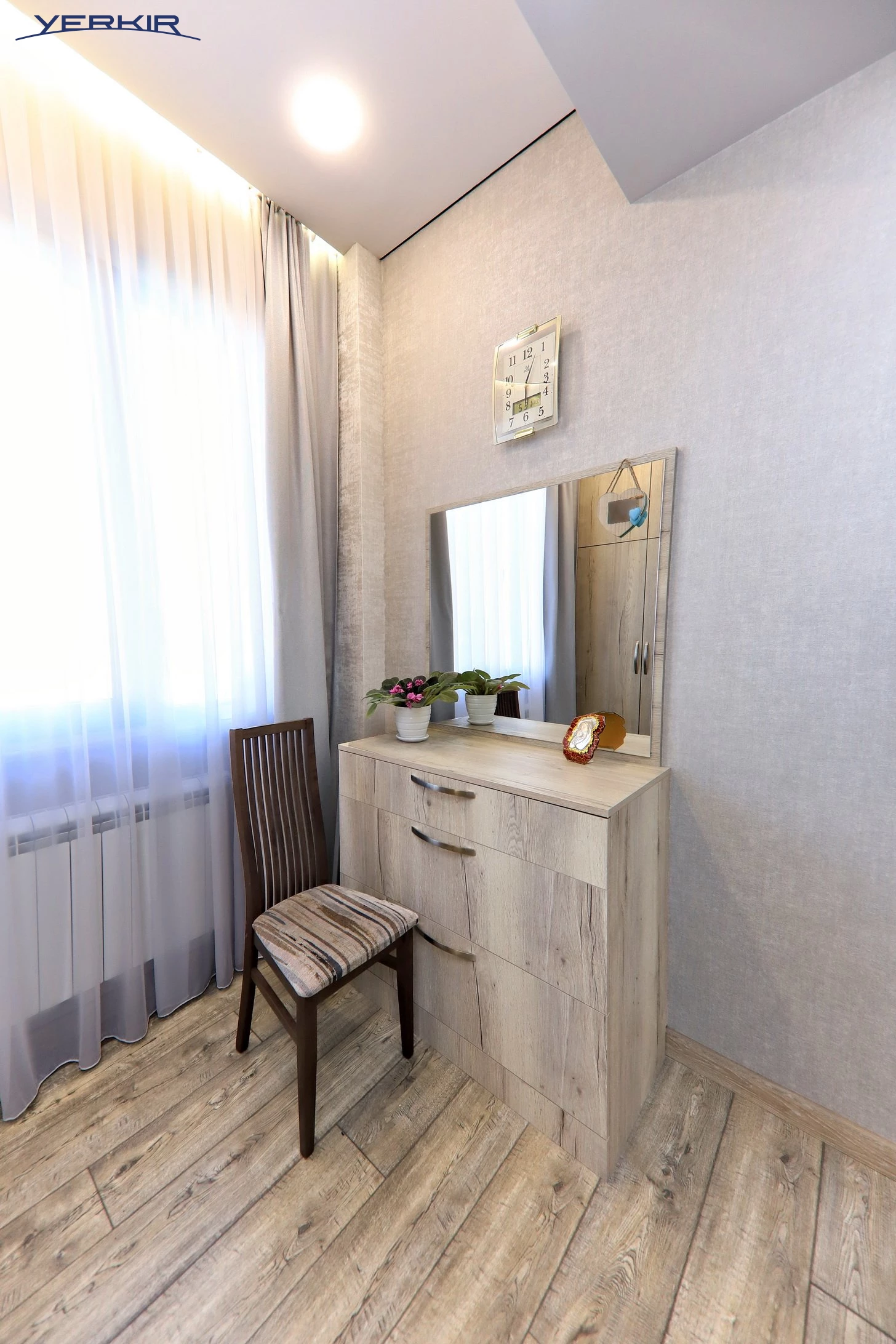 Apartments Code: 9+4161020