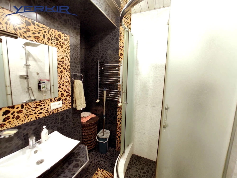 Apartments Code: 10+309320