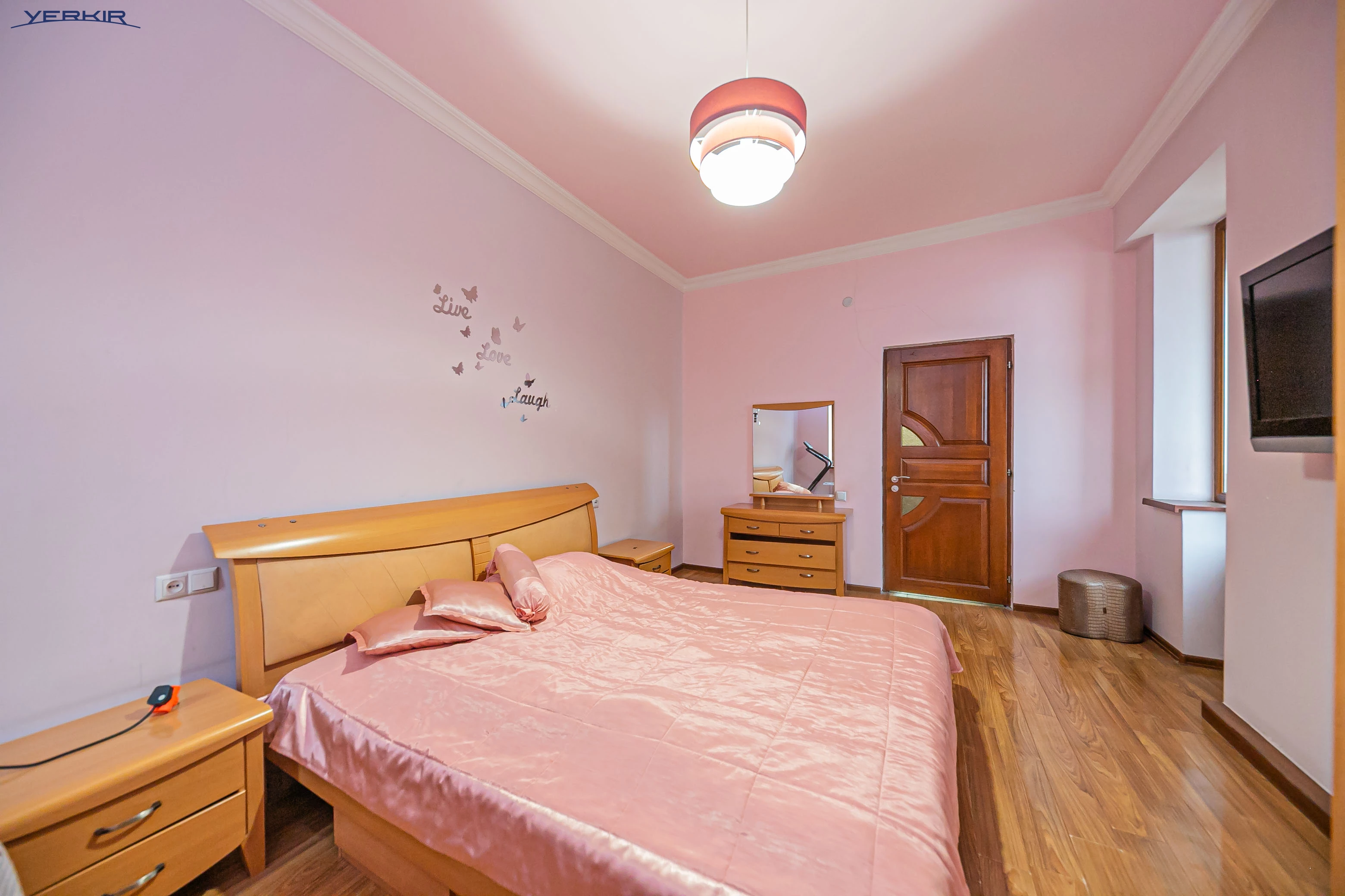 Apartments Code: 5+321544