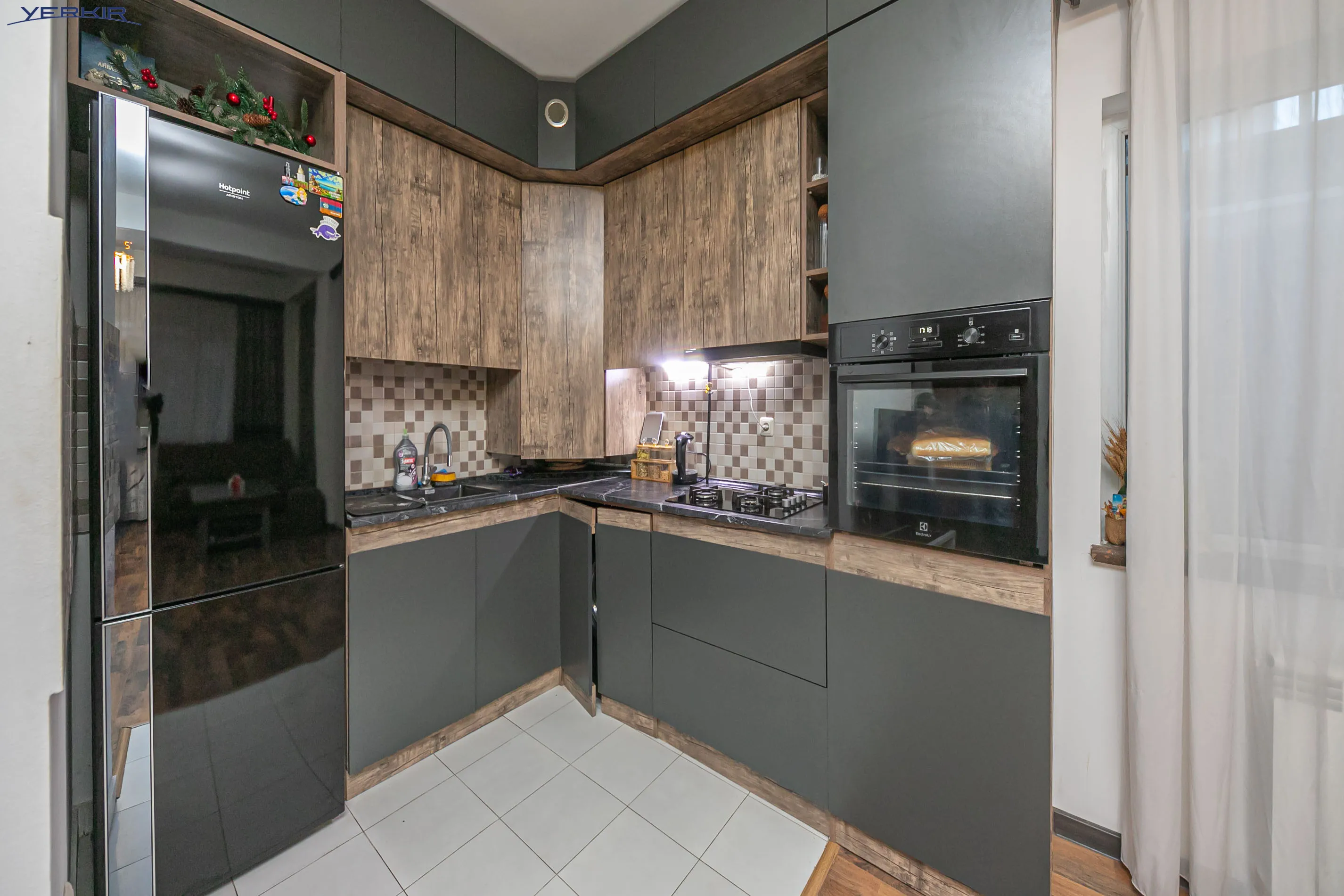 Apartments Code: 9+2383079