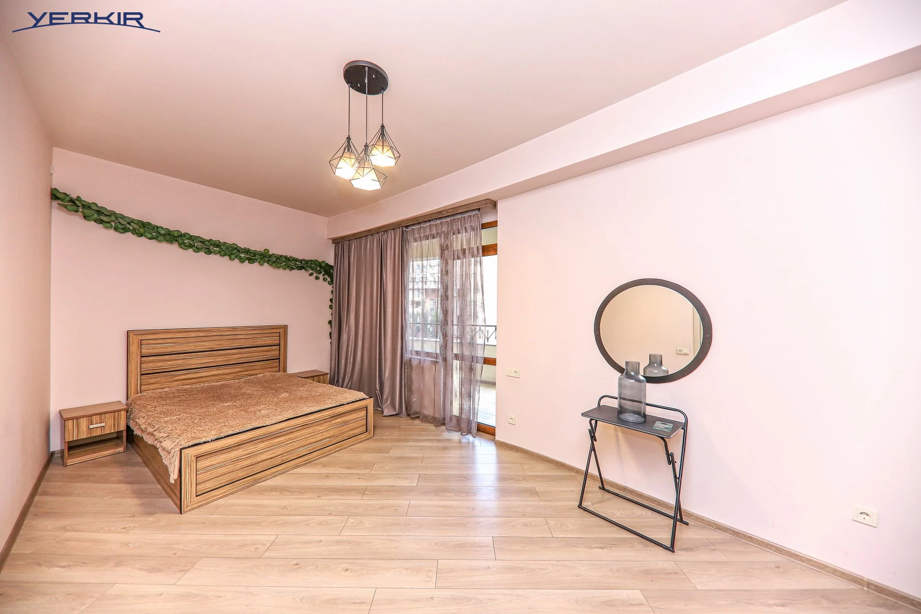 Բնակարաններ Կոդ` 9+314125