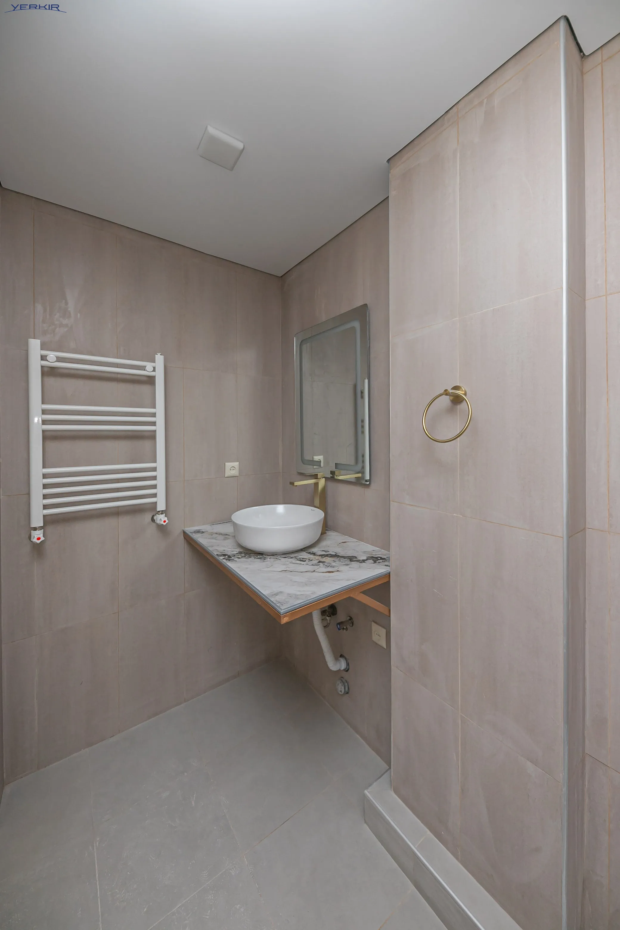 Apartments Code: 5+2494797