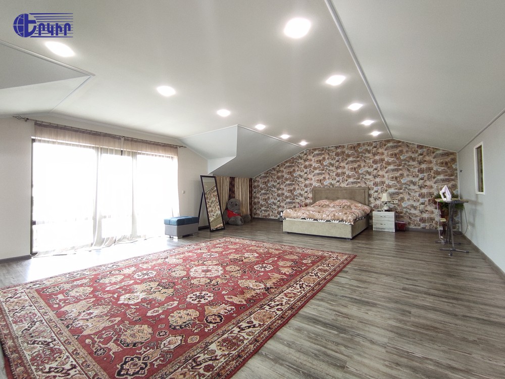 Дома Код 4+503077