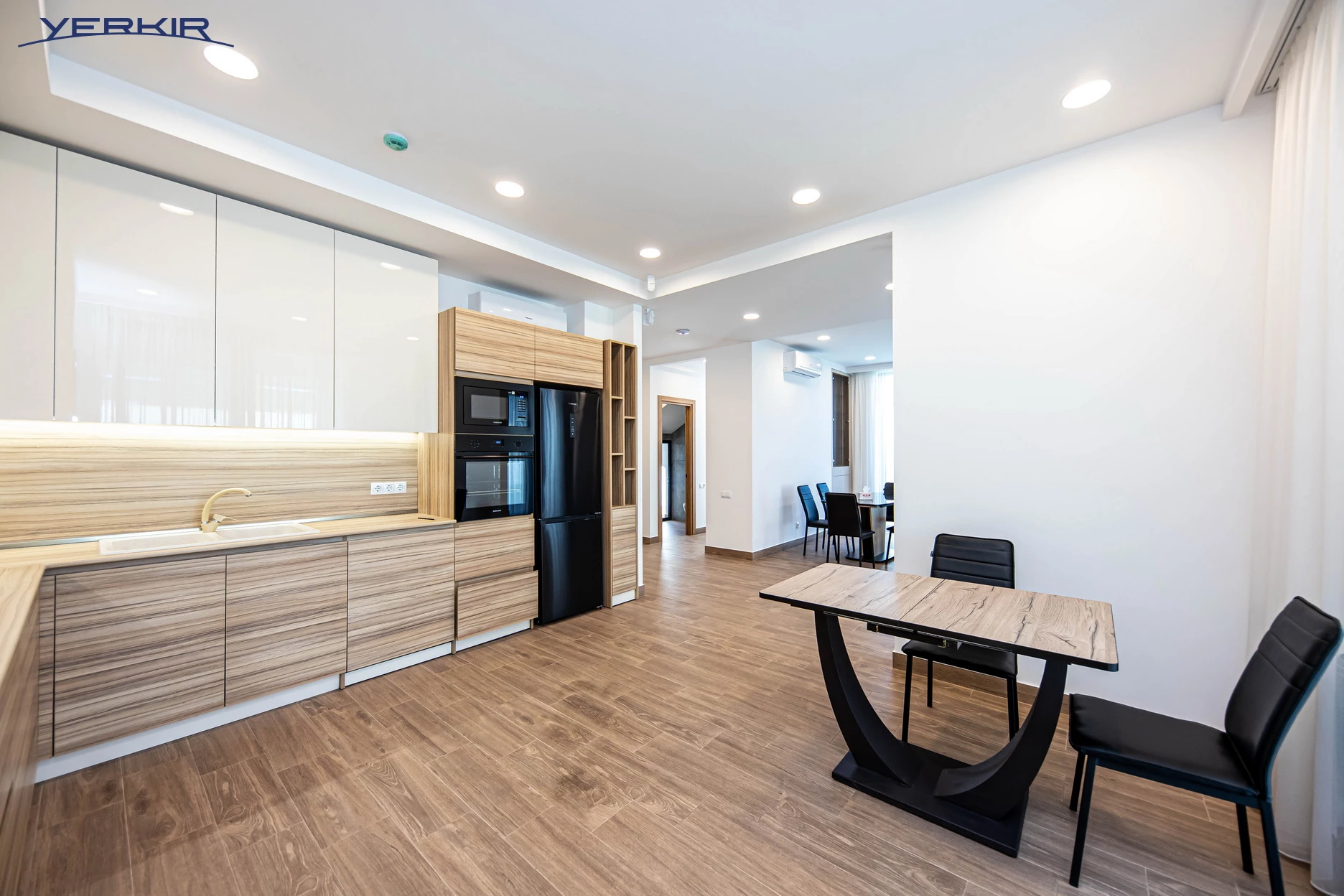 Առանձնատներ Կոդ` 5+513737