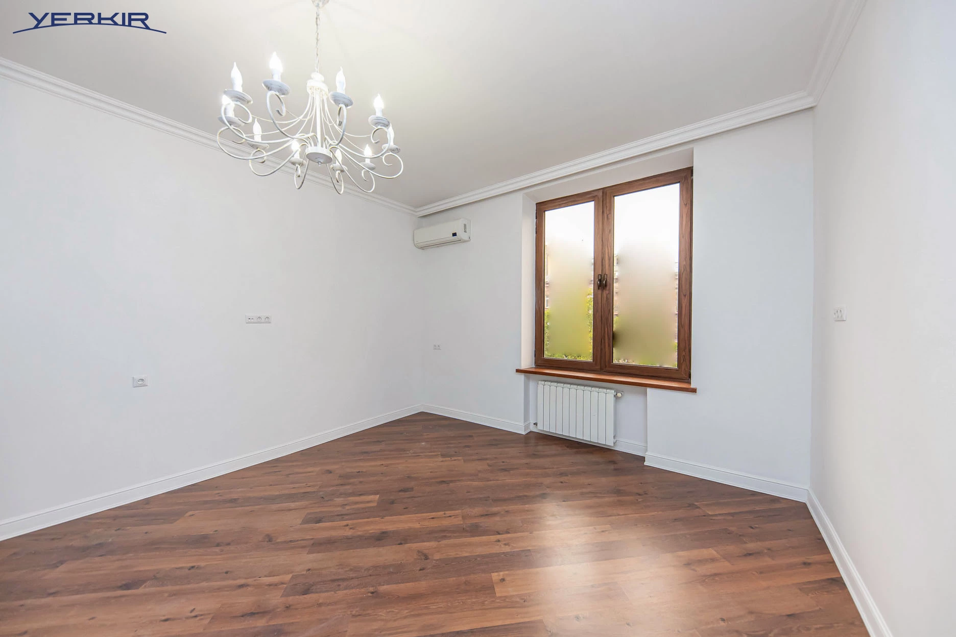 Apartments Code: 5+418467