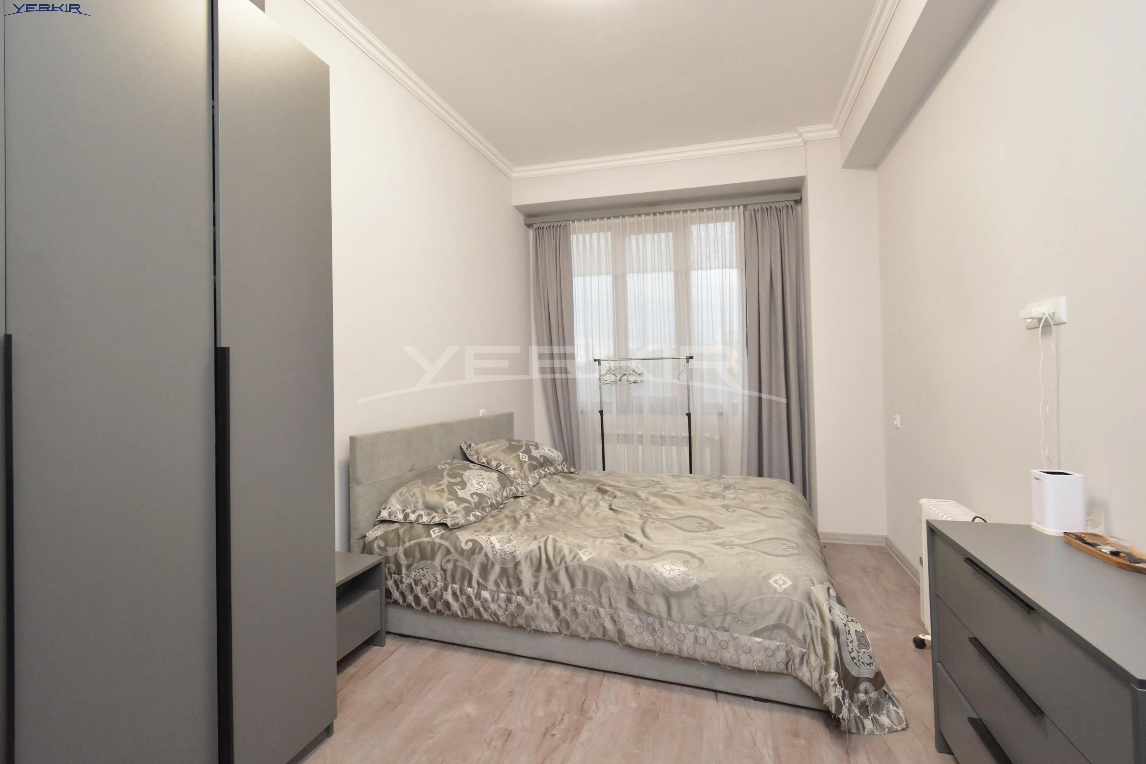 Apartments Code: 9+3714189