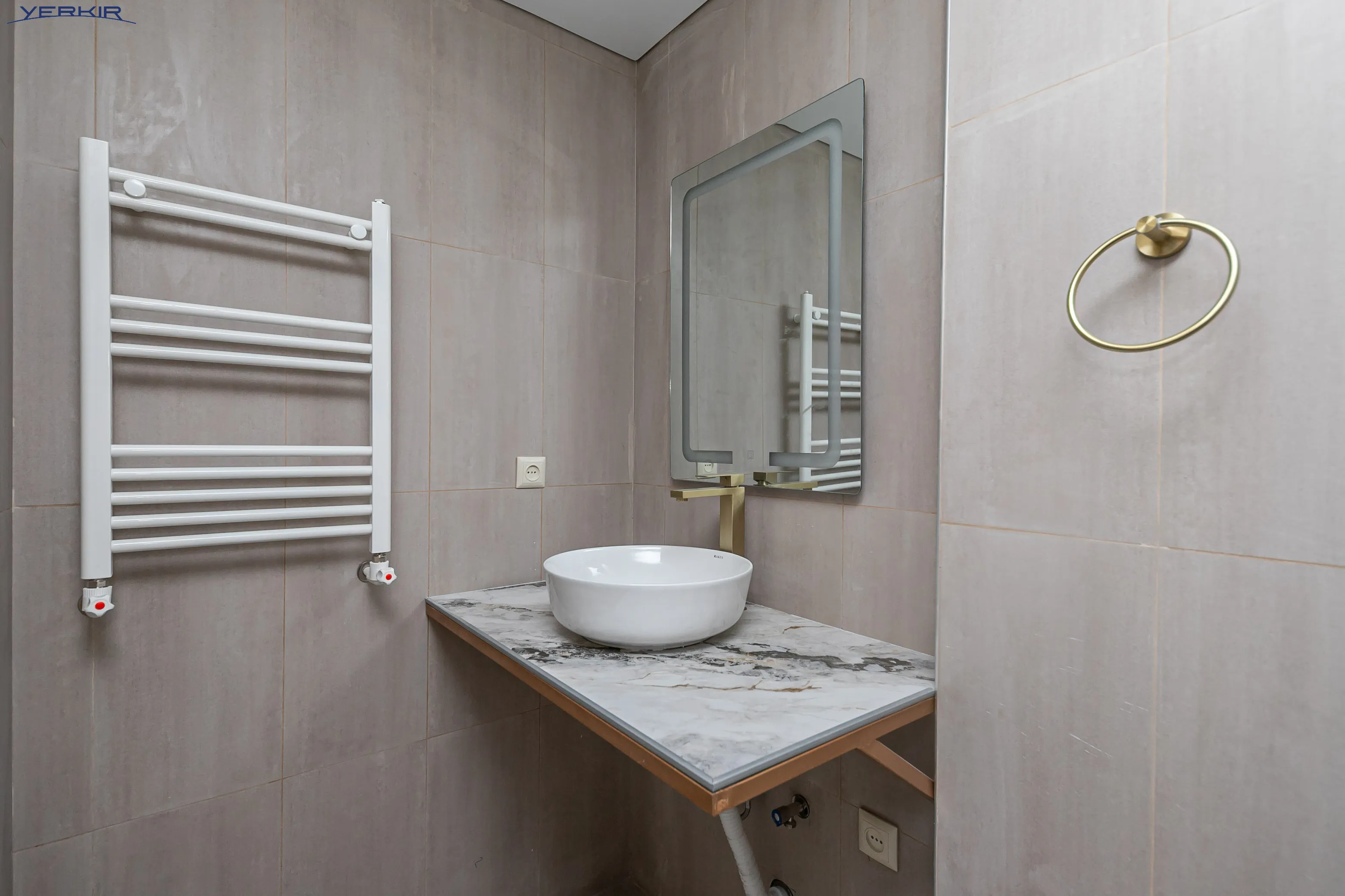 Apartments Code: 5+2494797