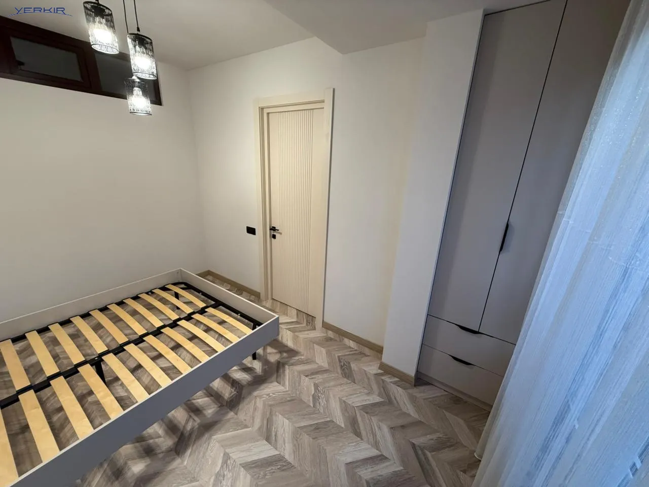 Apartments Code: 9+2421083