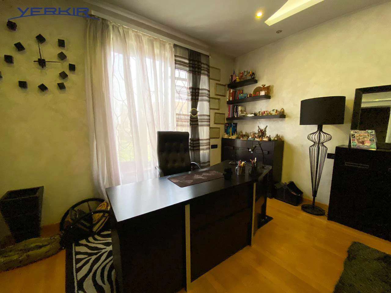 Apartments Code: 9+816390