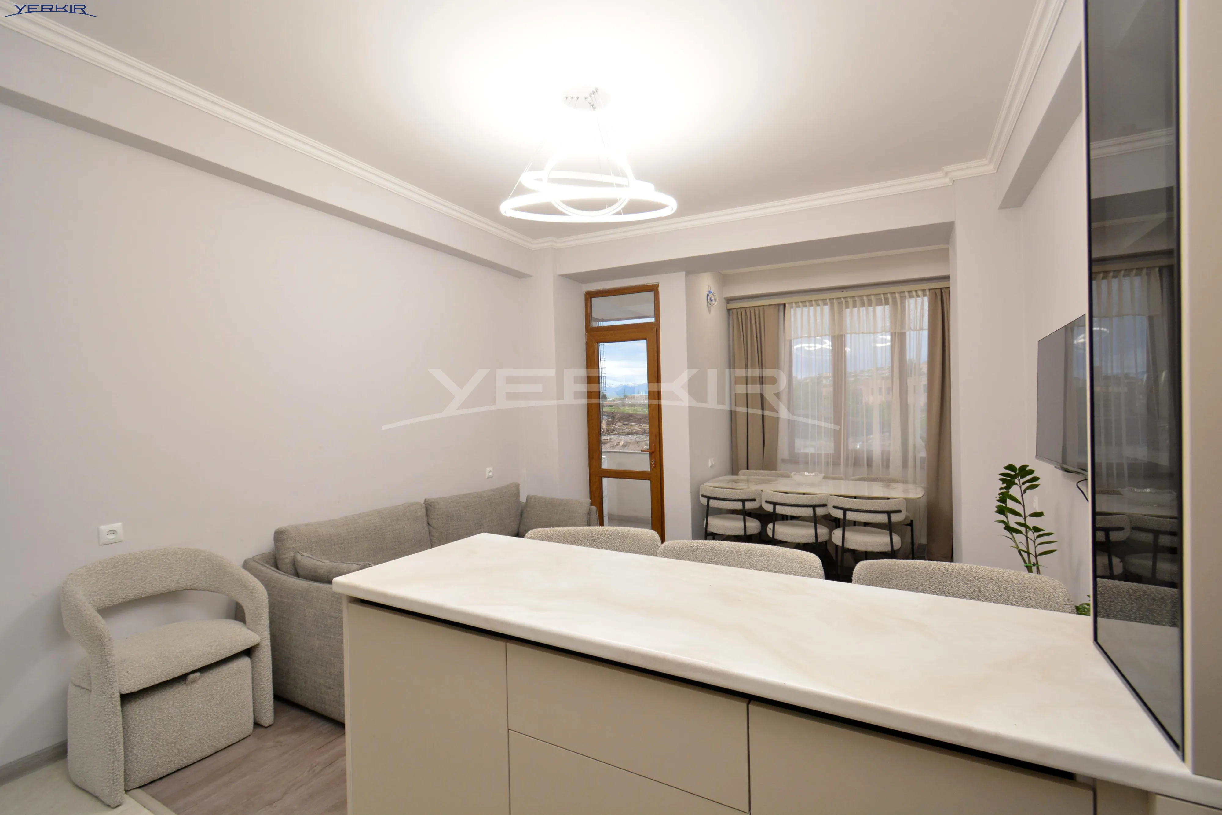 Apartments Code: 9+3714189