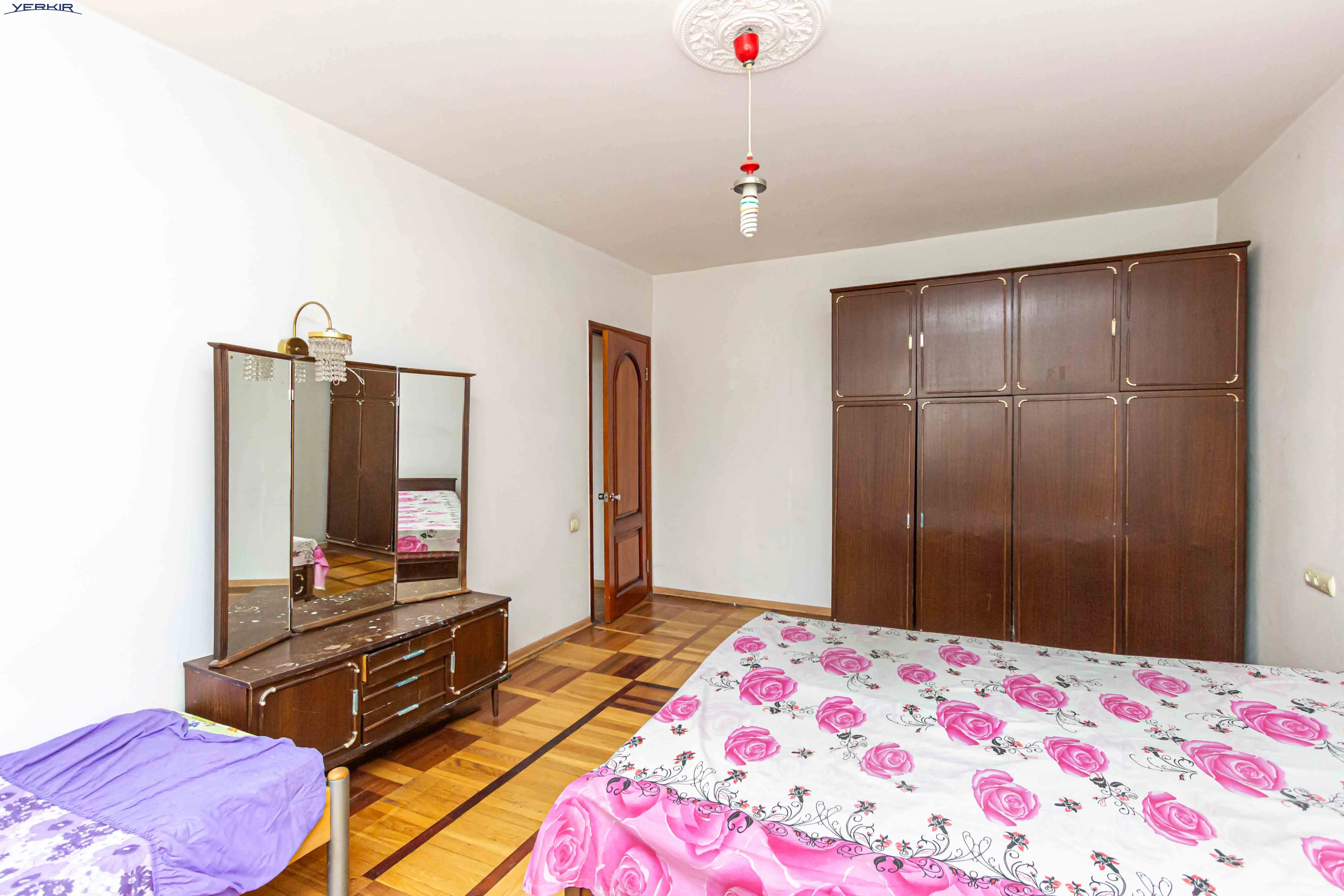 Բնակարաններ Կոդ` 9+3159565