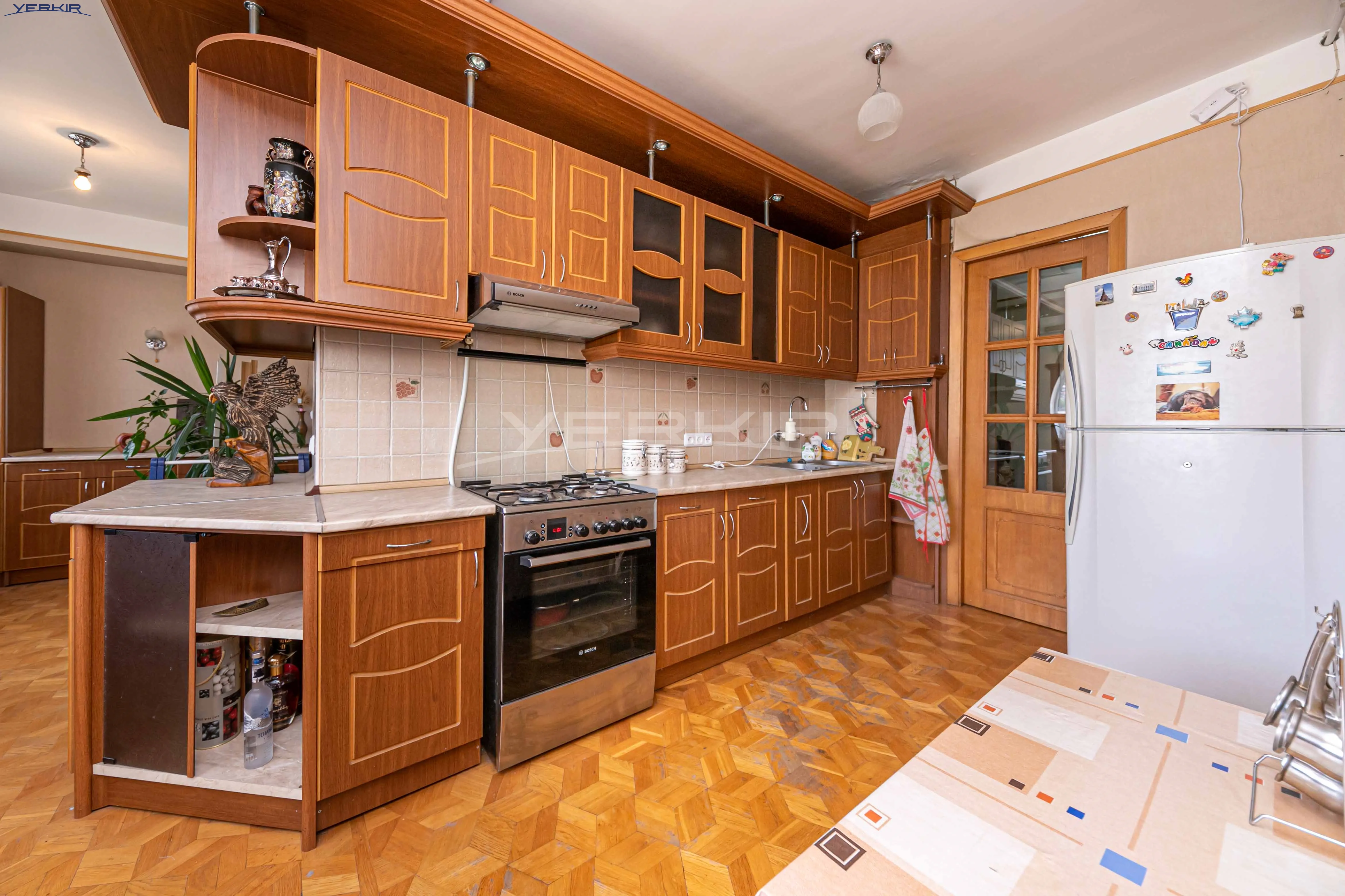 Apartments Code: 9+4909536