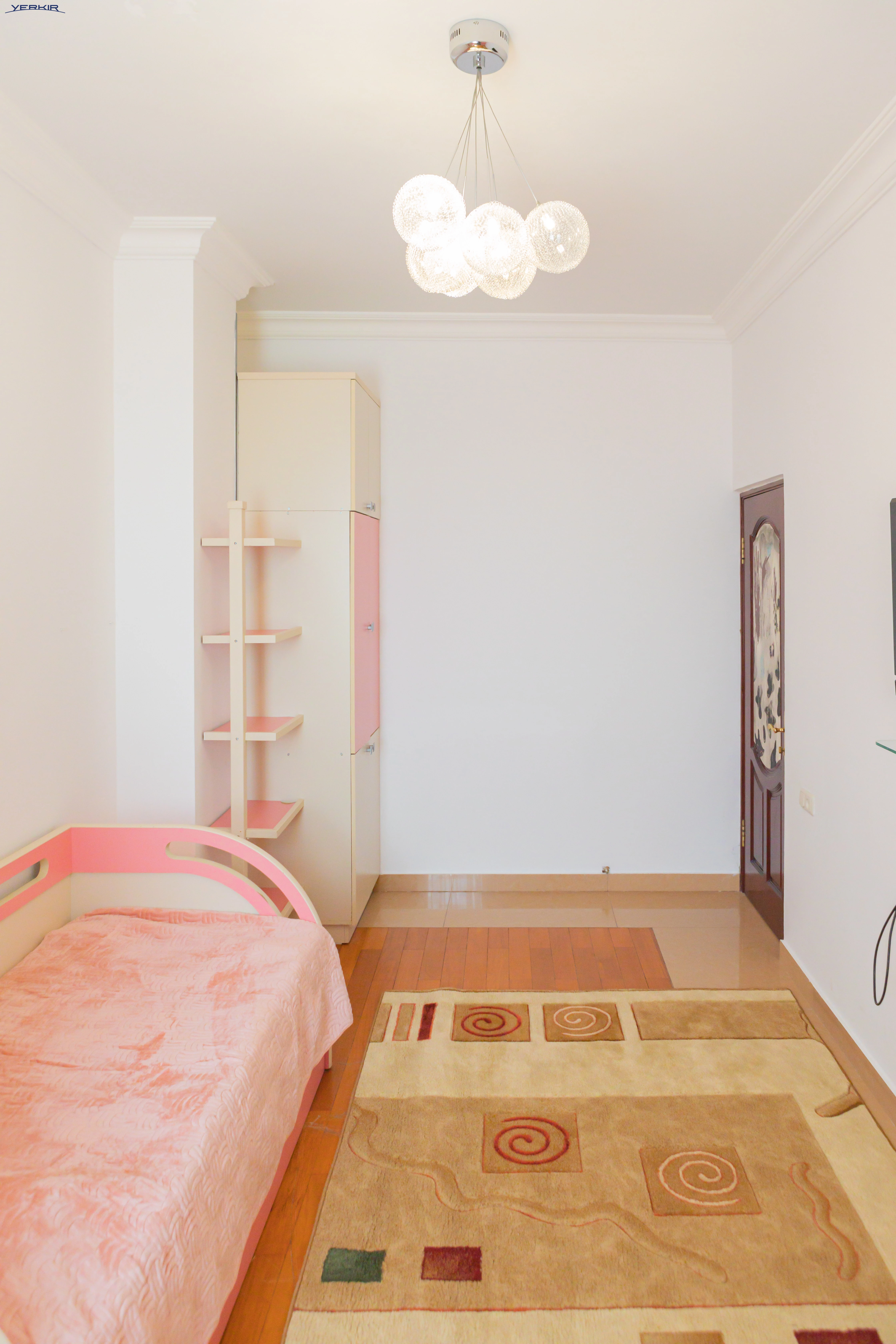 Apartments Code: 10+419205