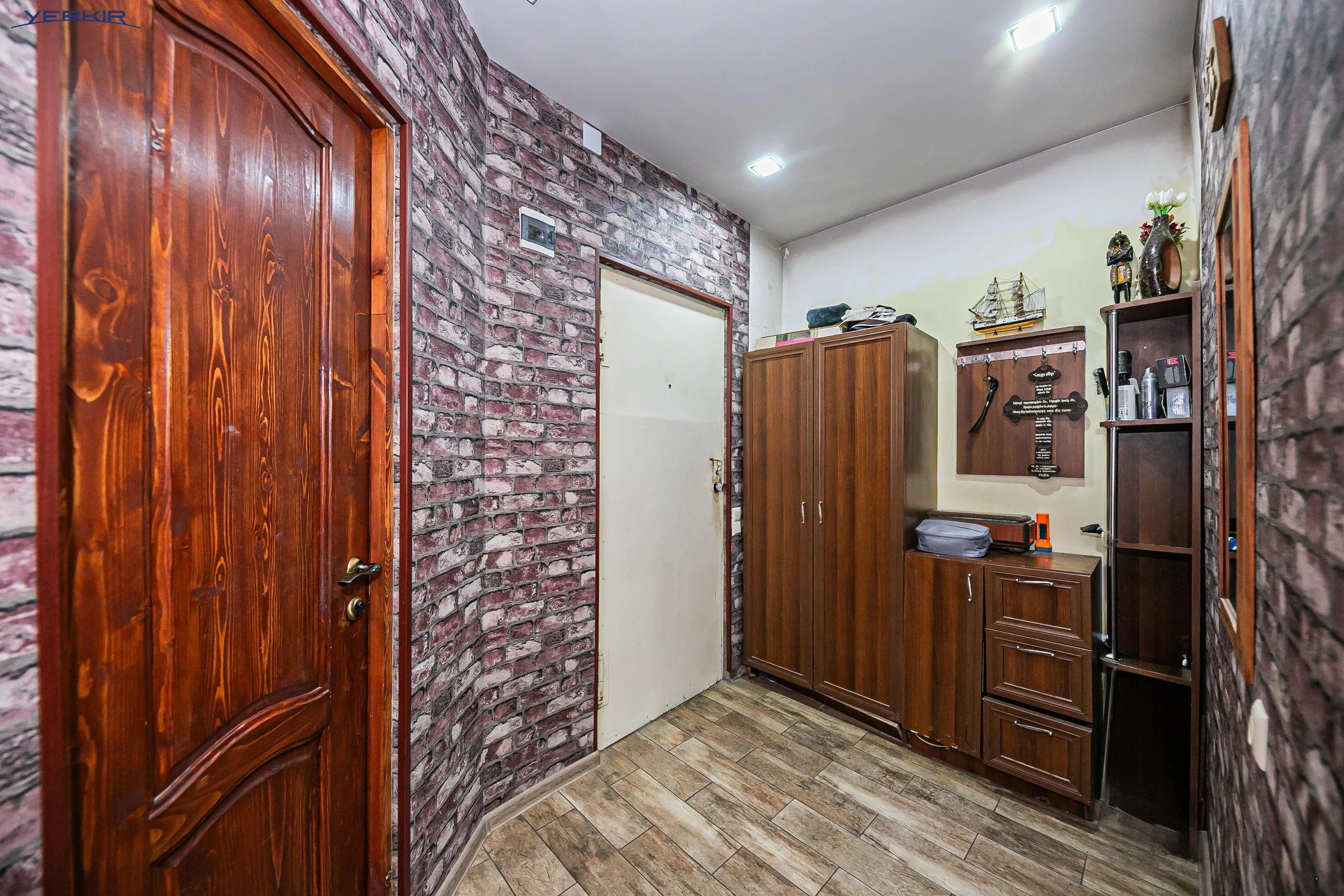 Apartments Code: 9+320164