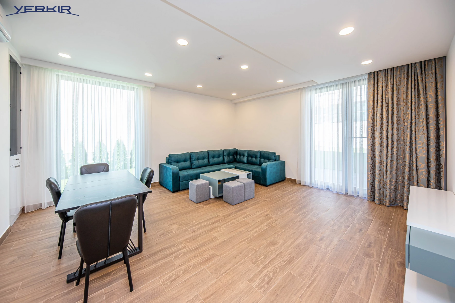 Առանձնատներ Կոդ` 5+513739