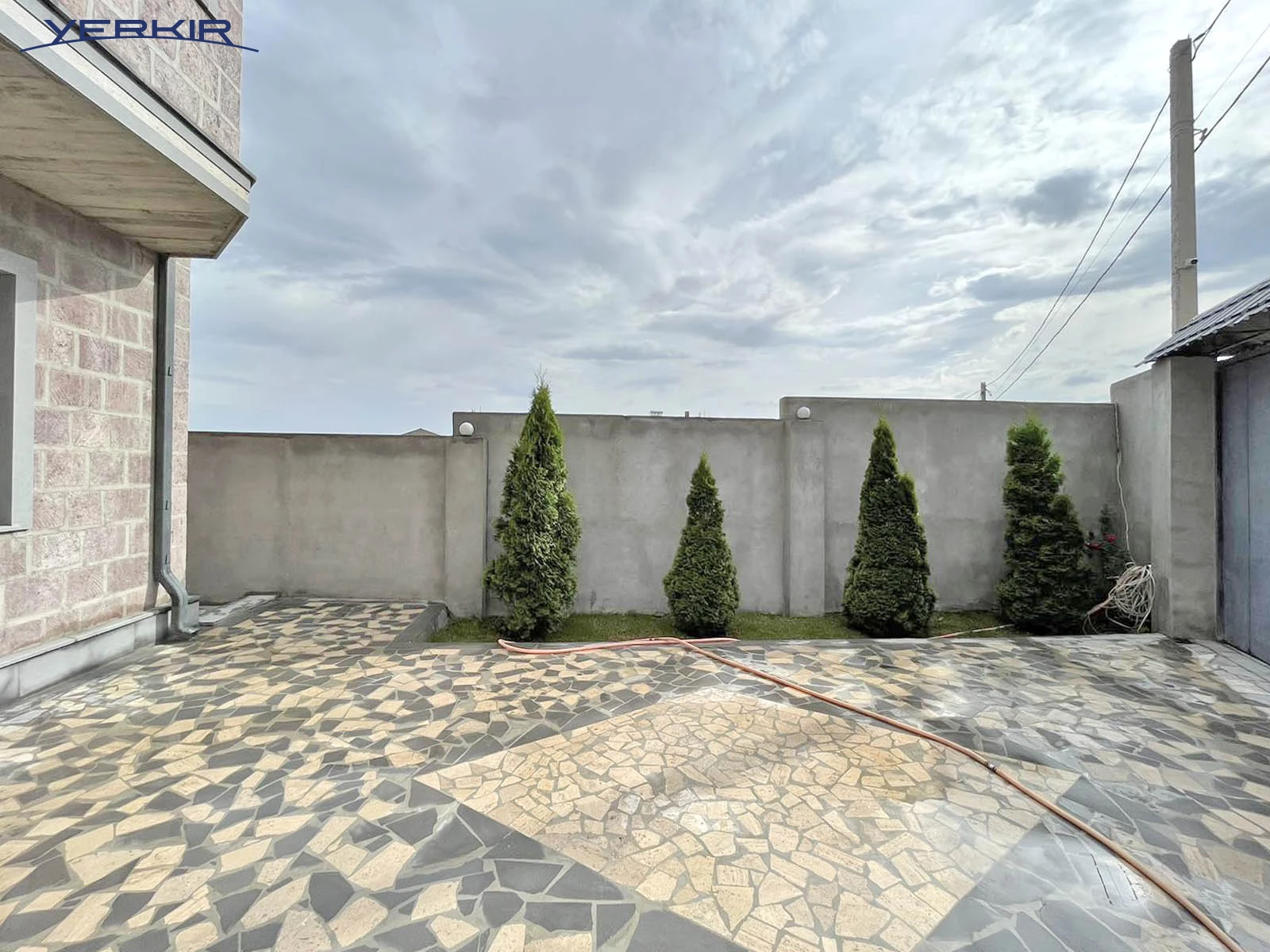 Houses Code: 3+511059