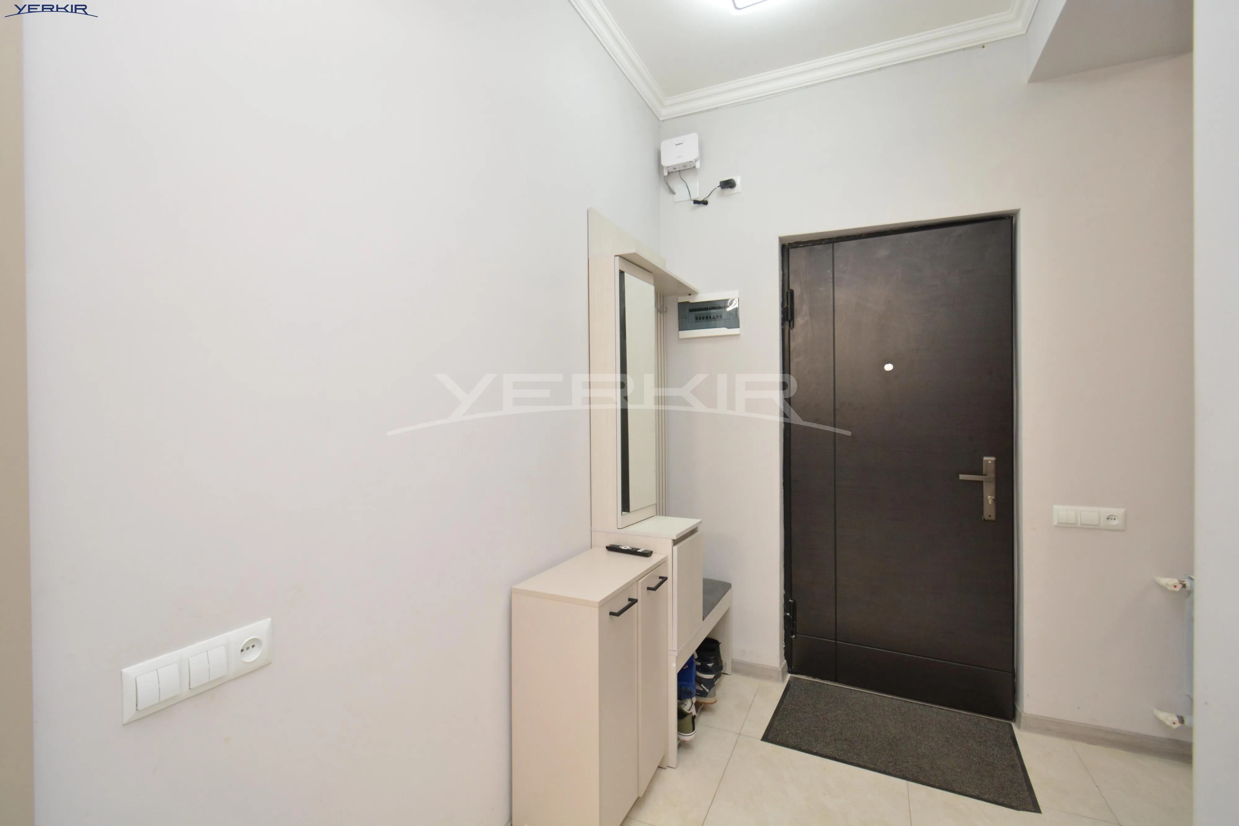 Apartments Code: 9+3714189