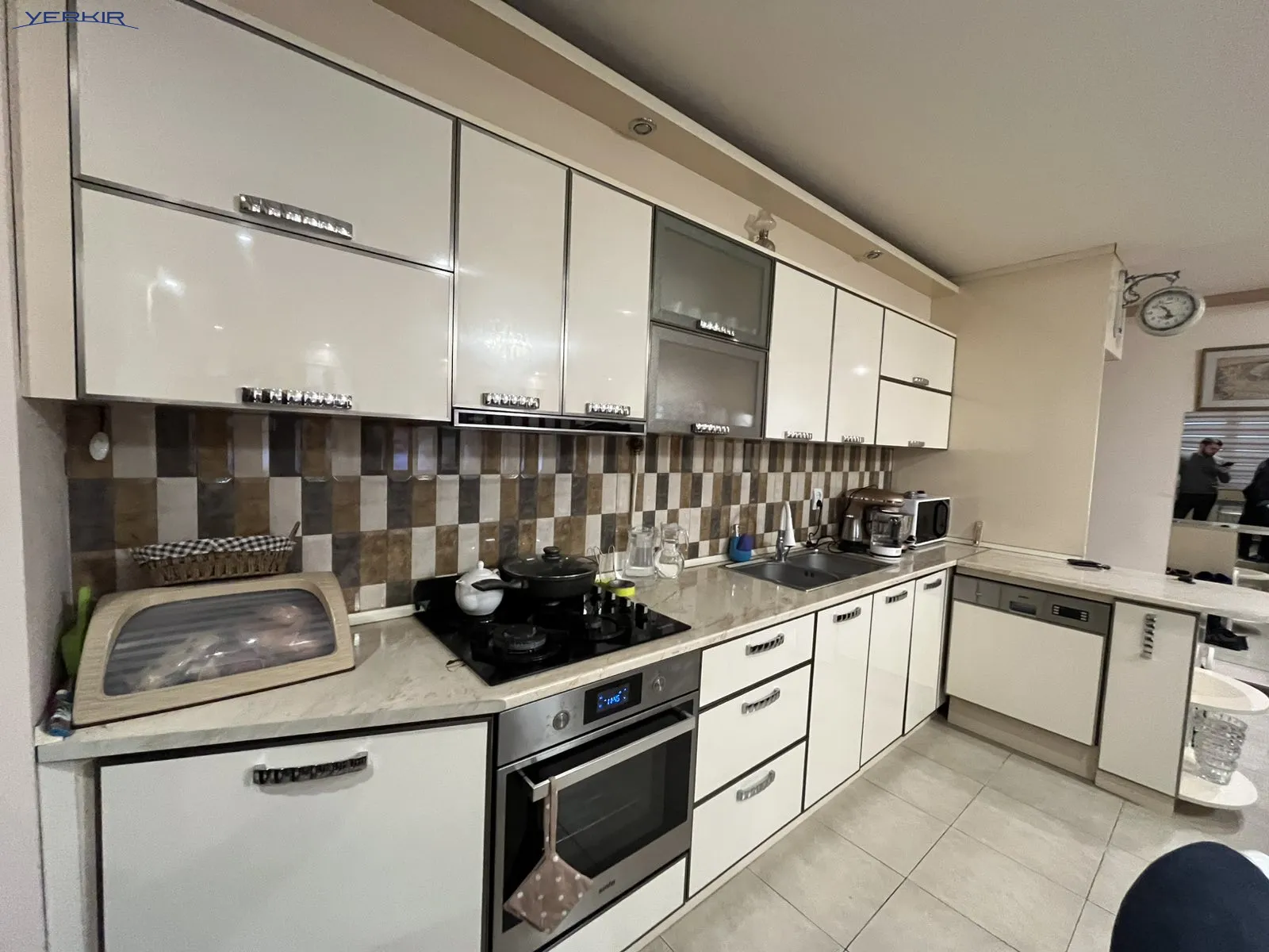 Apartments Code: 10+2477852