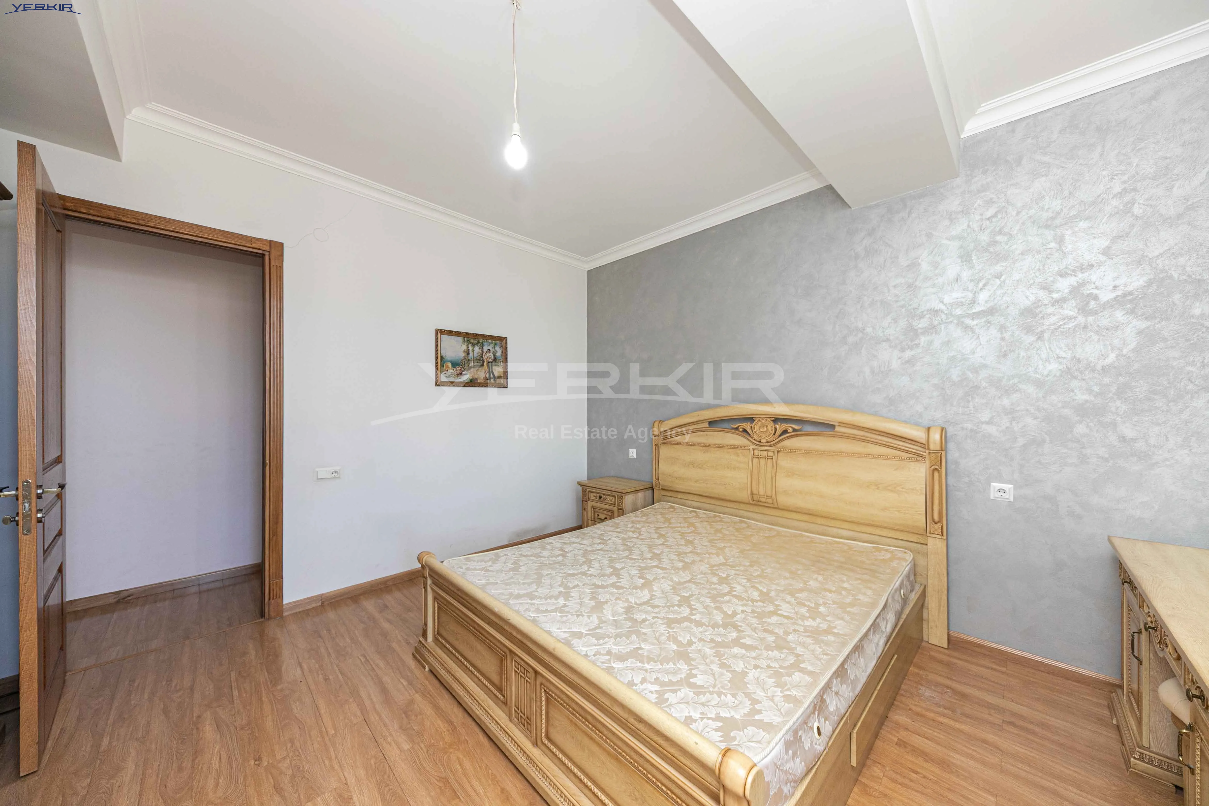 Apartments Code: 5+3193660