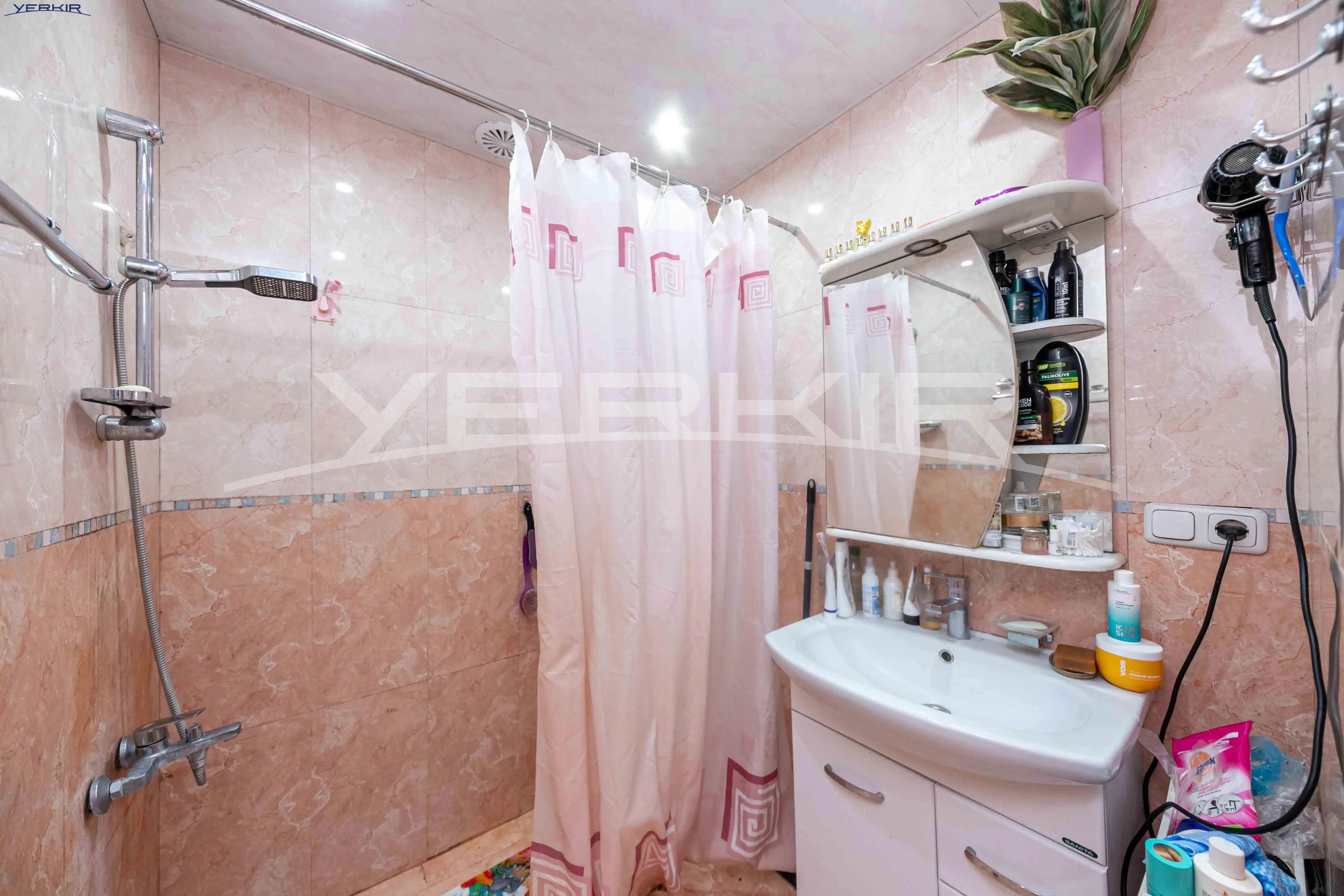Apartments Code: 10+2114474