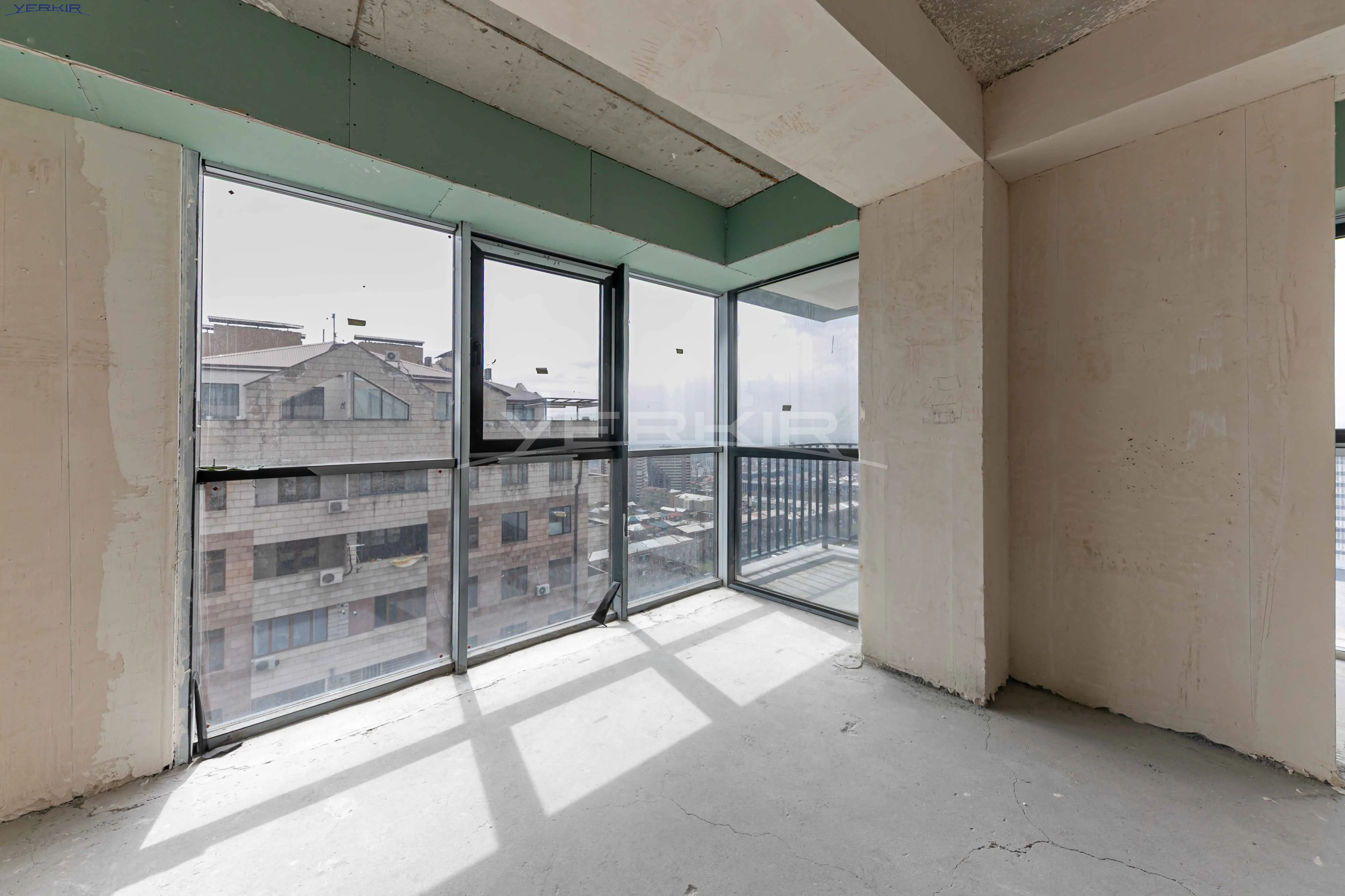Apartments Code: 9+3524884
