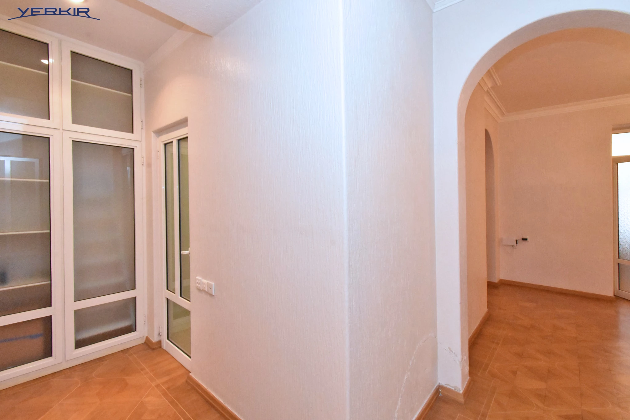 Բնակարաններ Կոդ` 5+821260