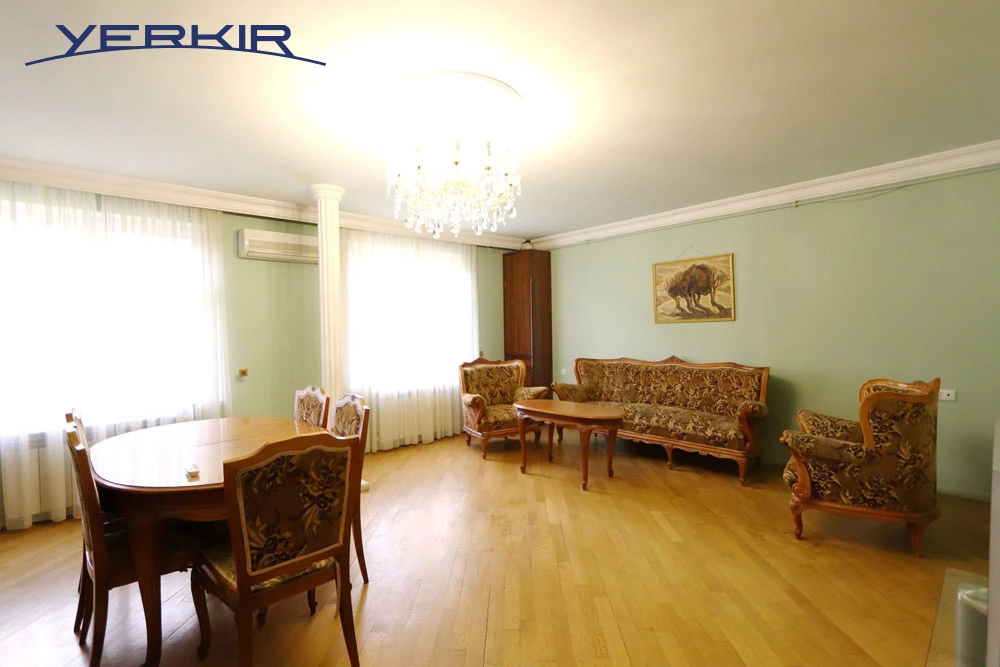 Apartments Code: 4+309319