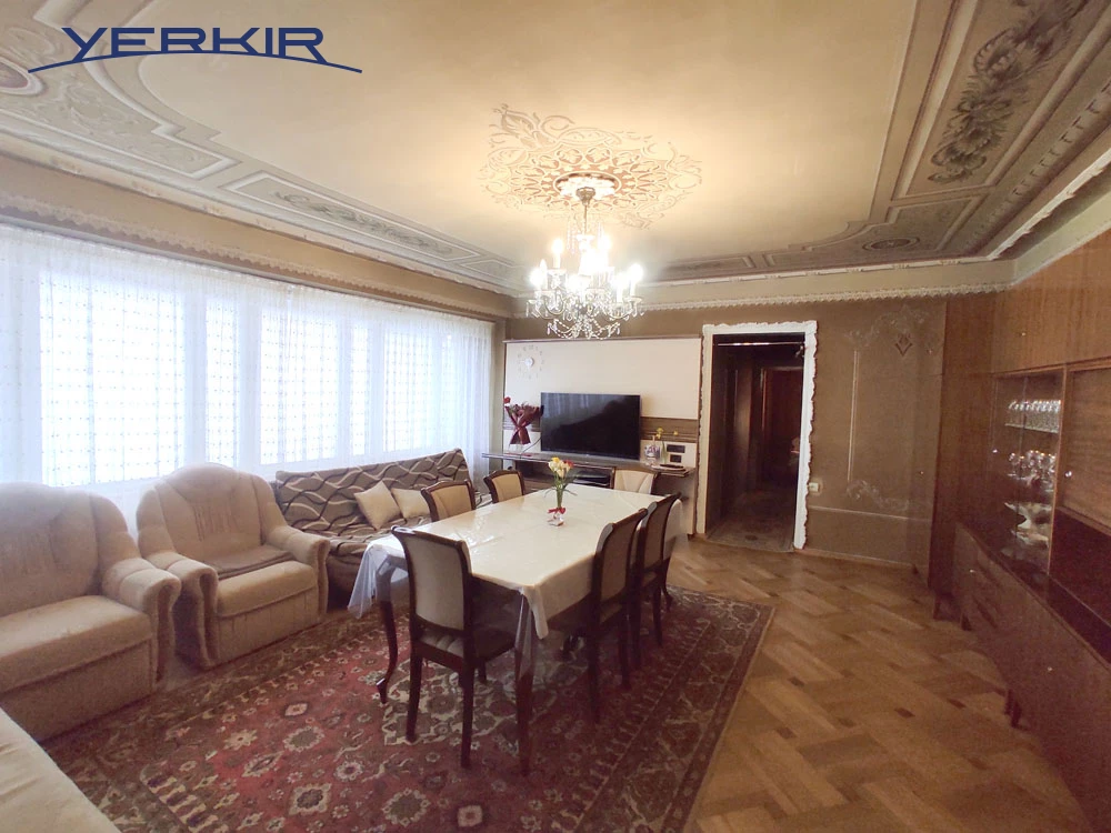 Apartments Code: 9+3376580