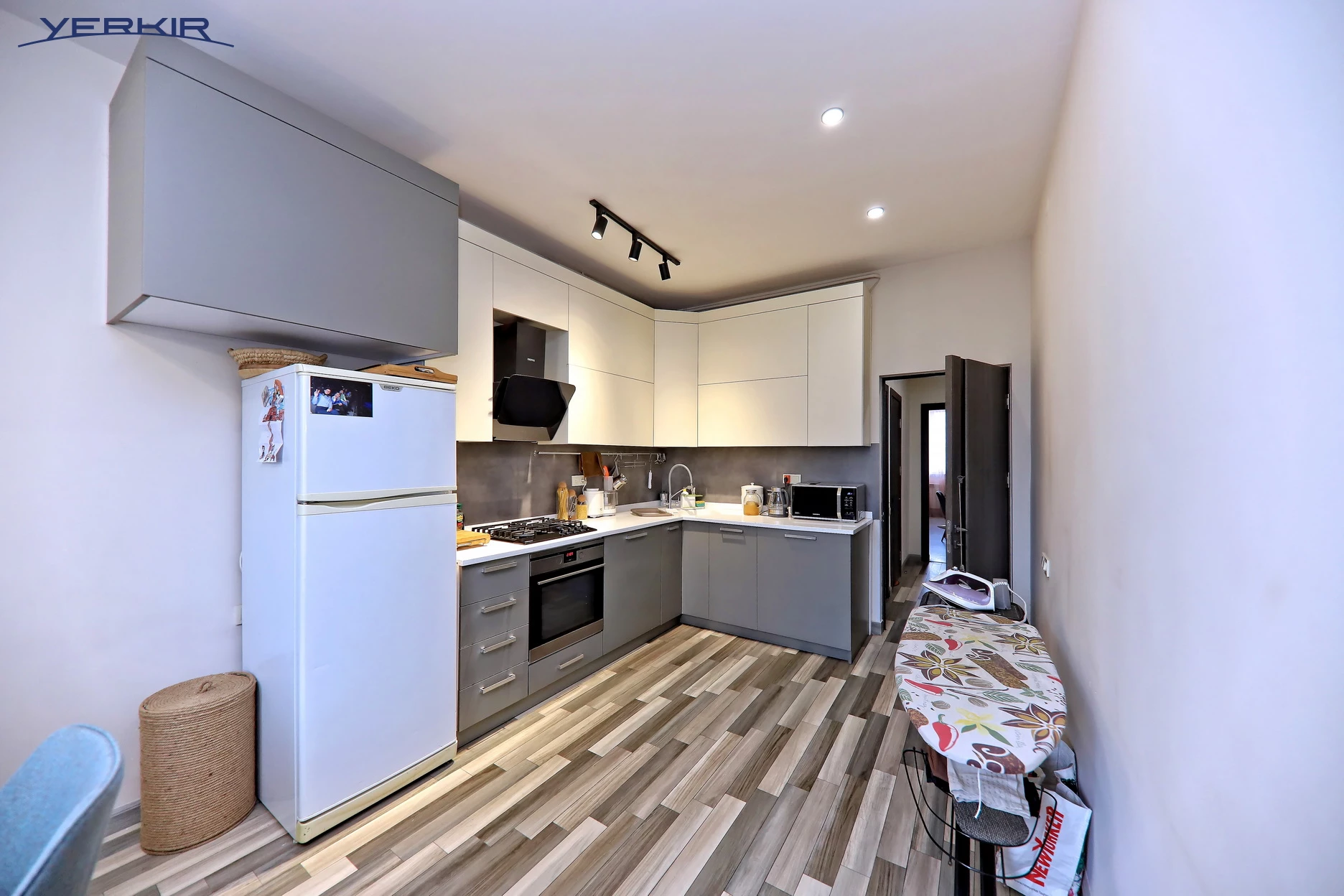 Բնակարաններ Կոդ` 5+311669