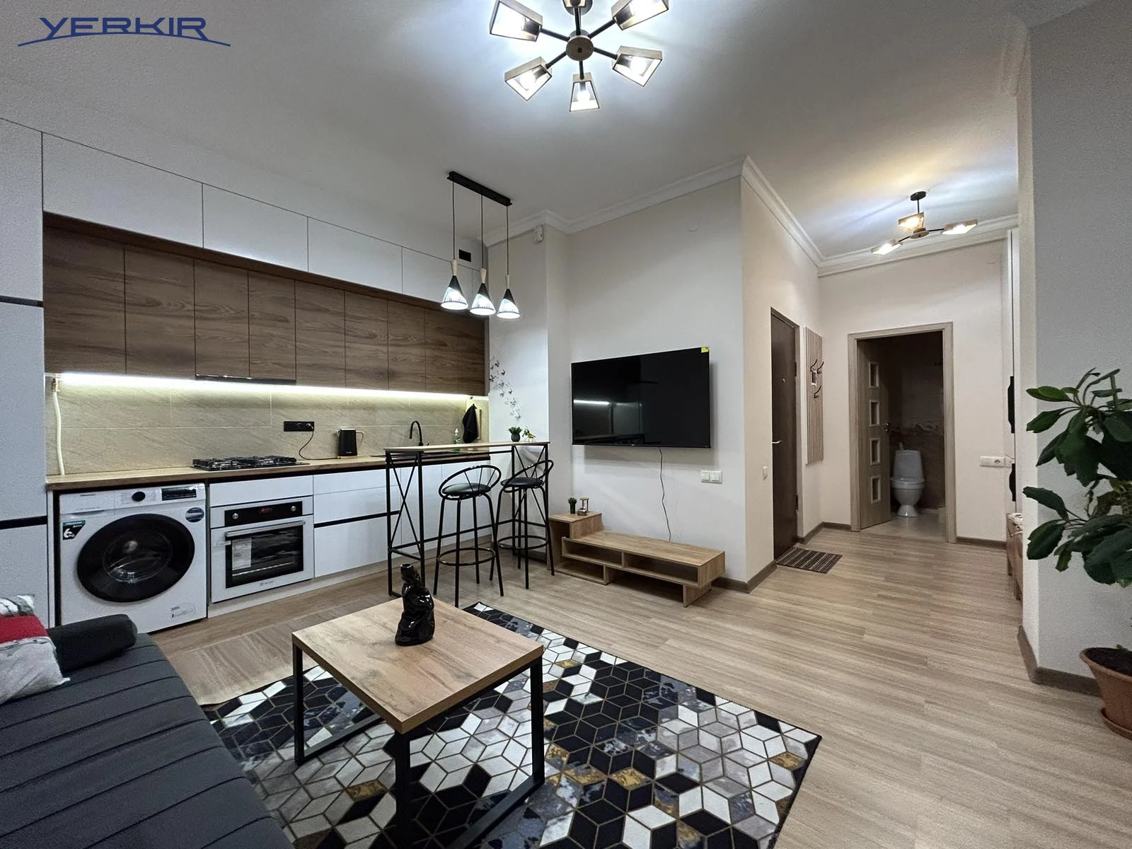 Apartments Code: 5+113140