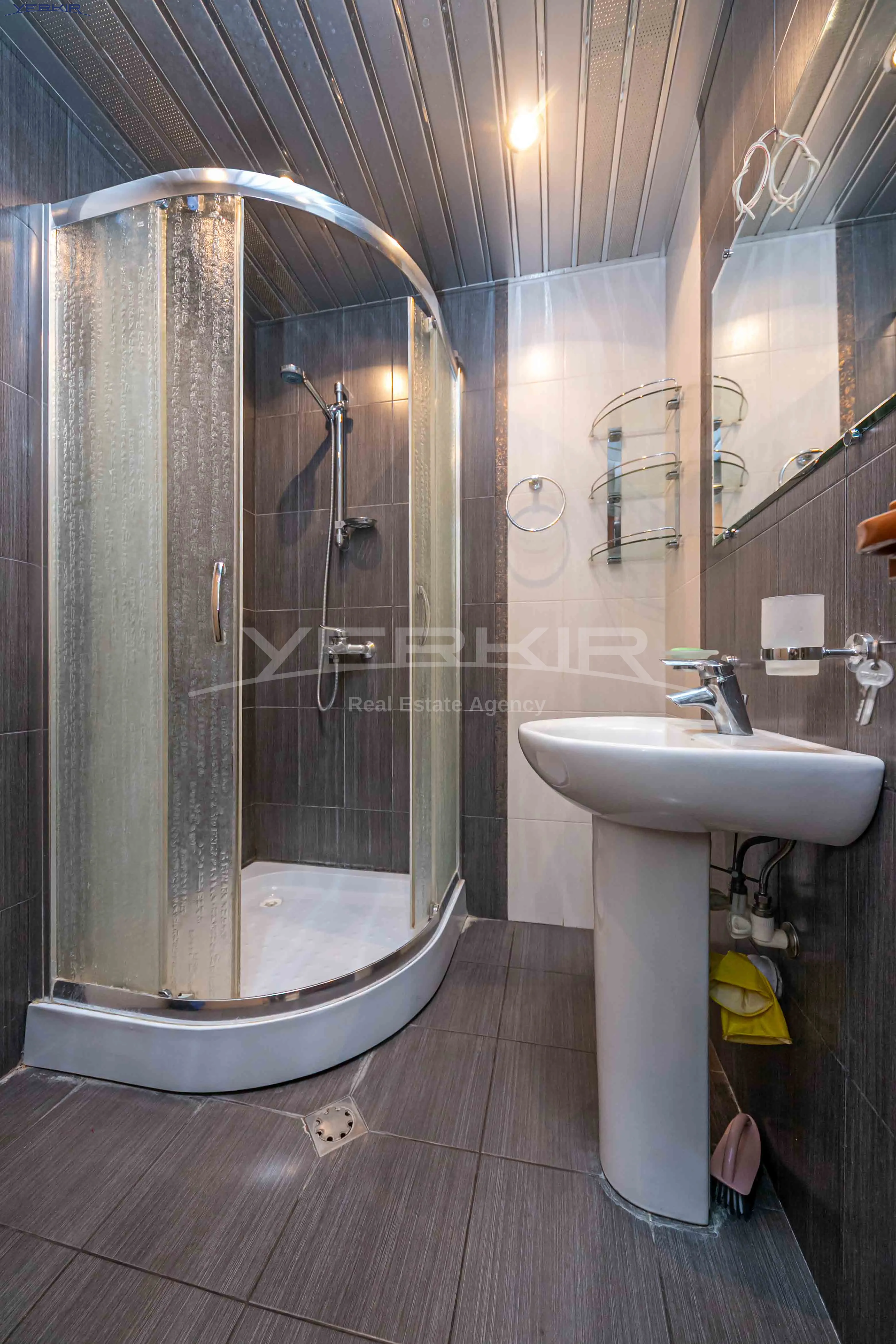 Apartments Code: 5+4123062