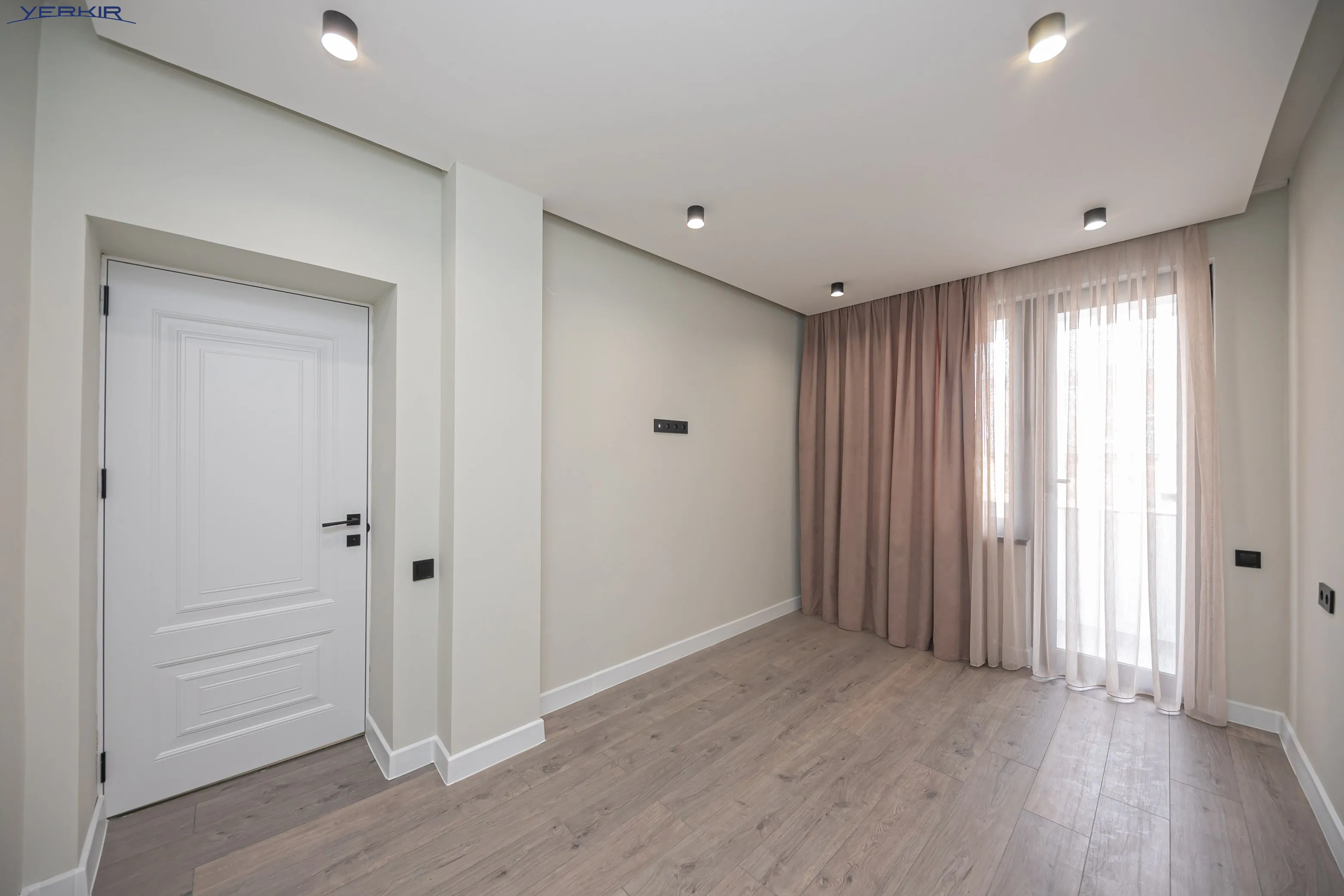 Բնակարաններ Կոդ` 5+1677608