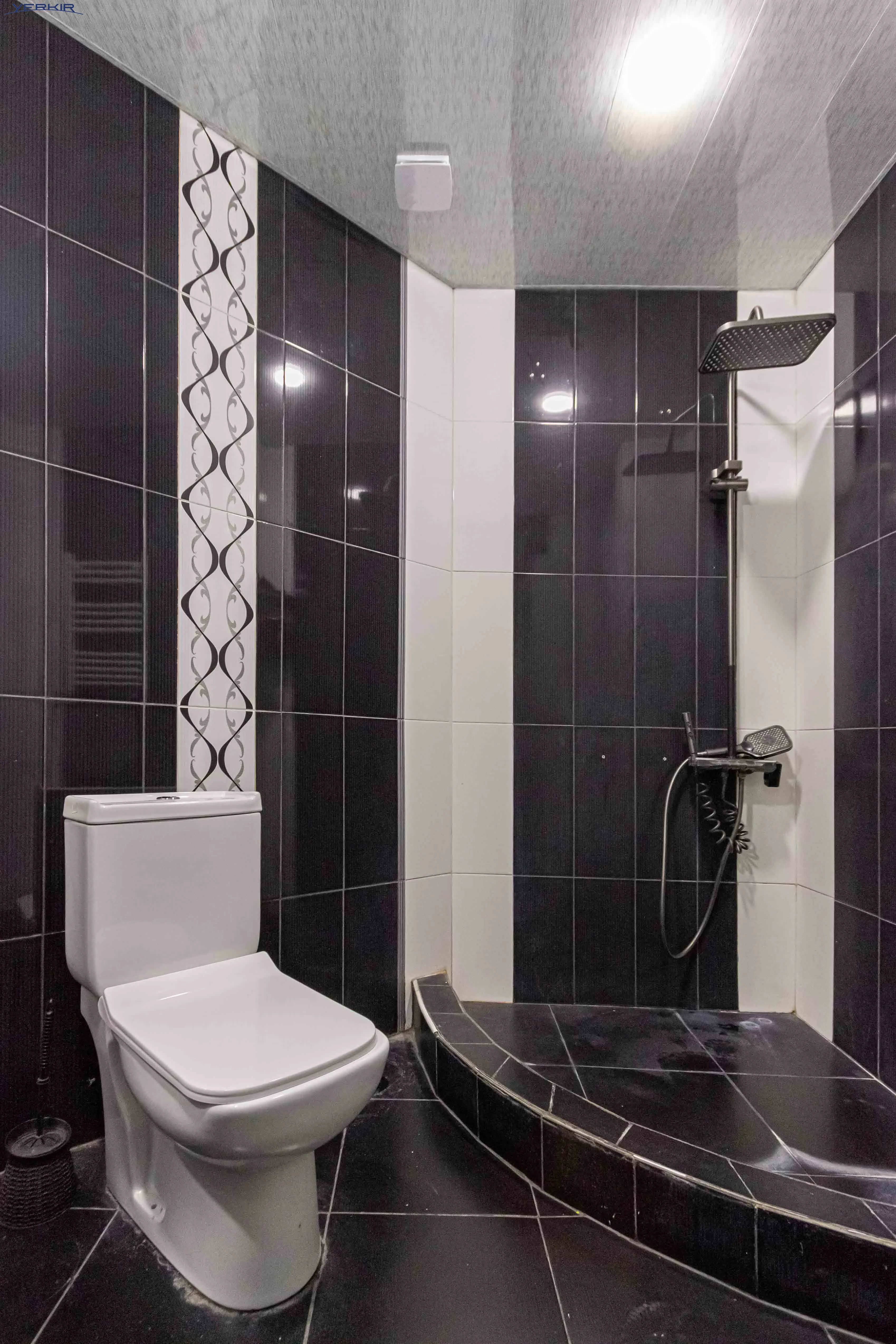 Apartments Code: 9+3618410