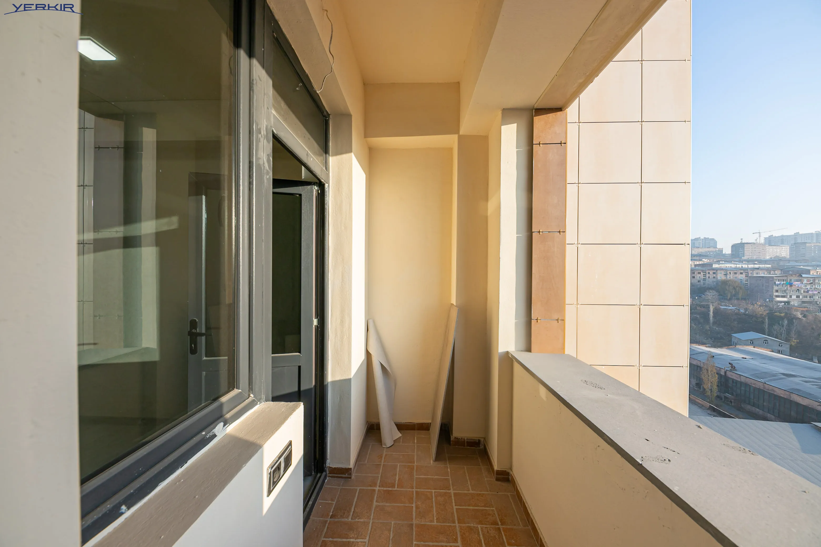 Apartments Code: 9+2676415