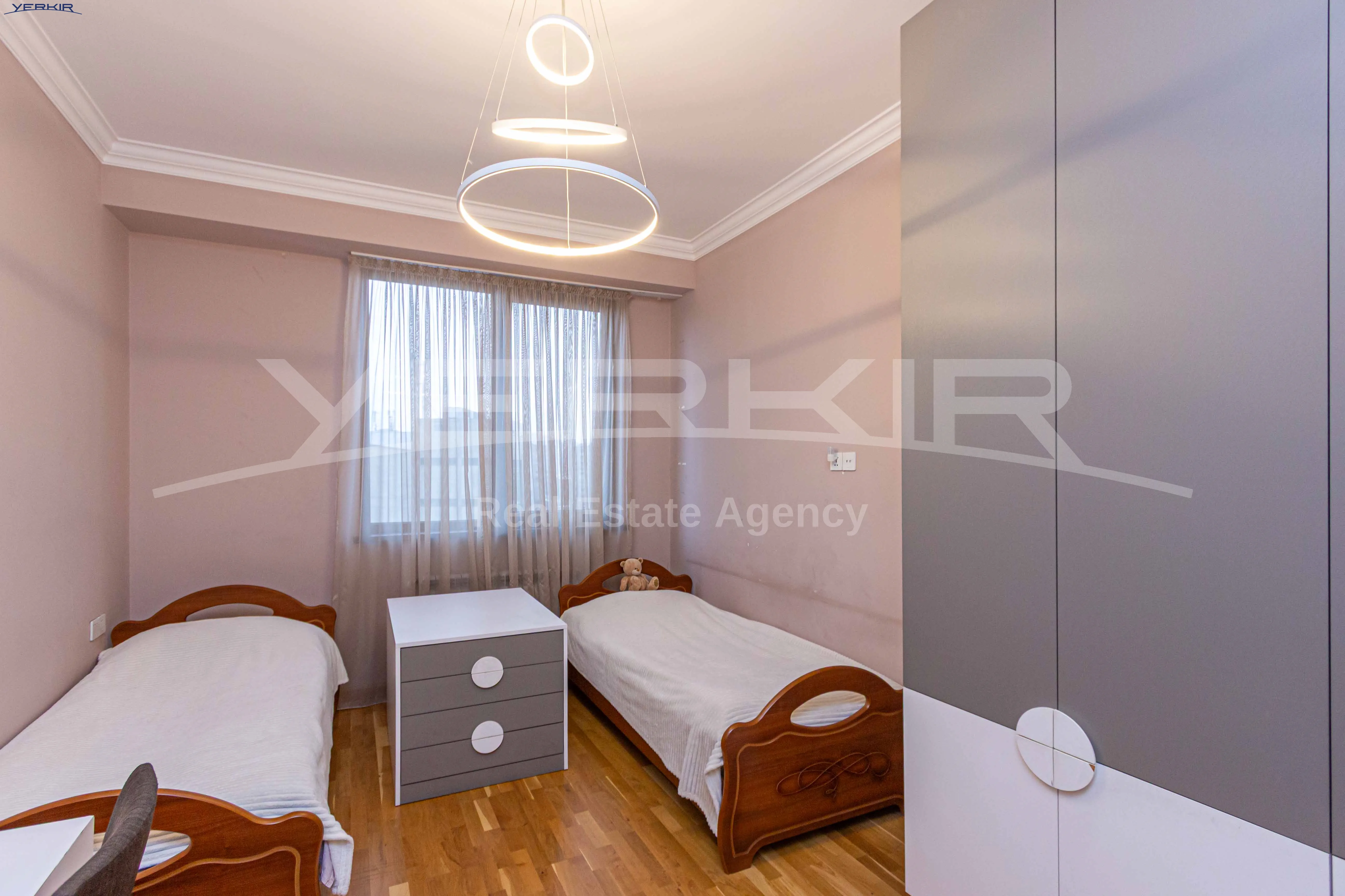 Բնակարաններ Կոդ` 5+3470419