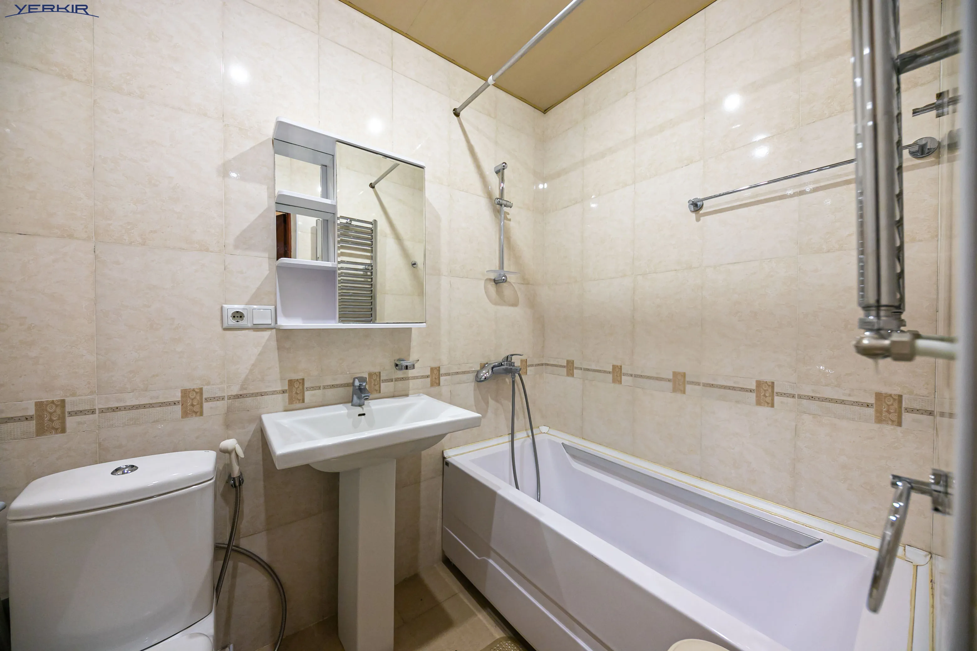 Apartments Code: 10+3663926