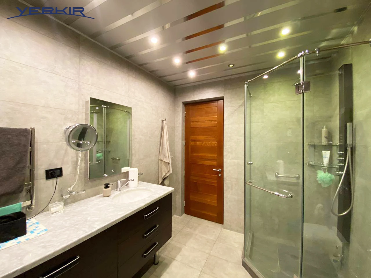 Apartments Code: 9+816390