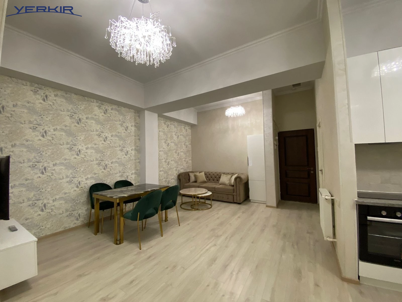 Բնակարաններ Կոդ` 8+318510