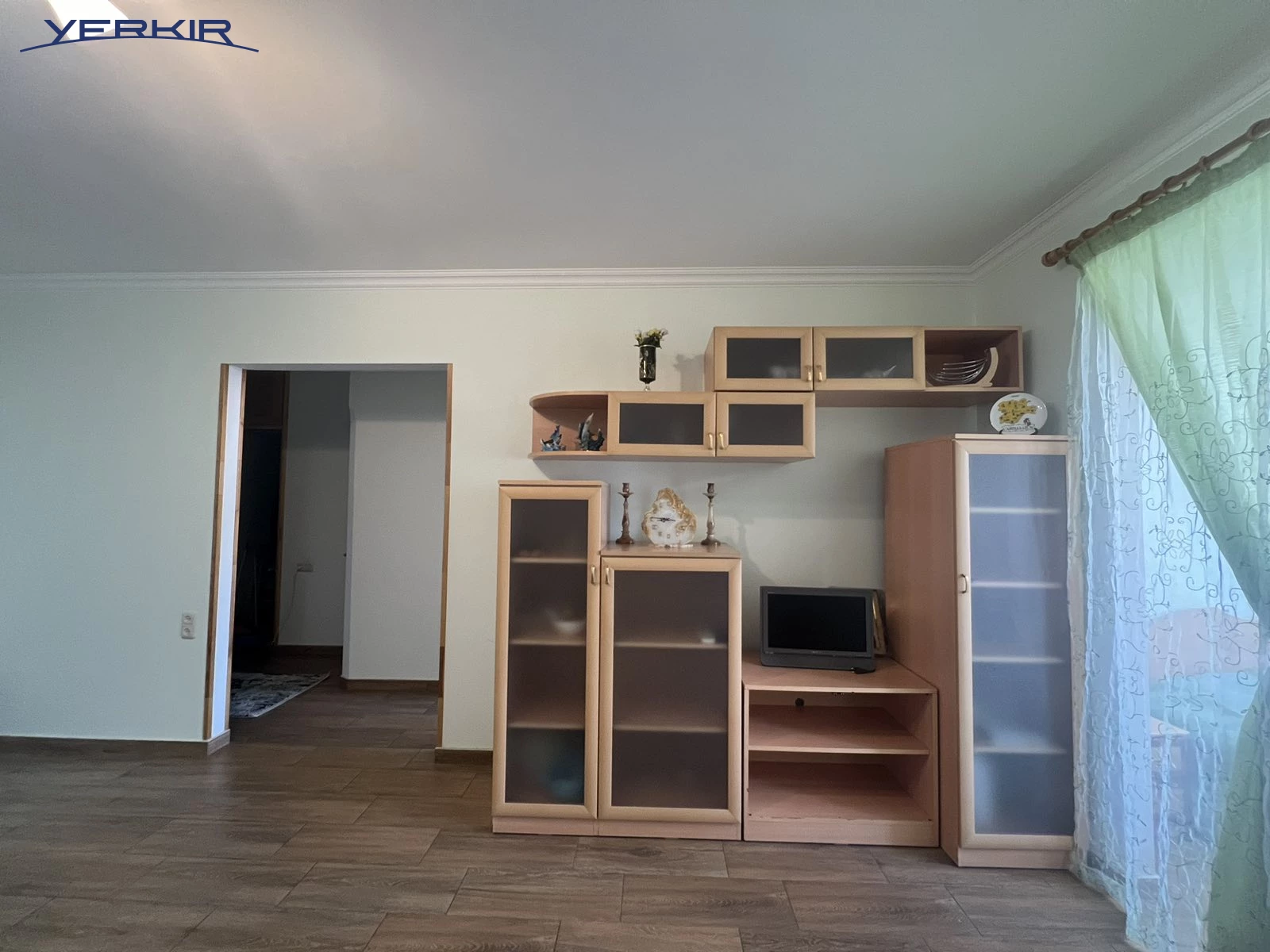 Apartments Code: 8+817738