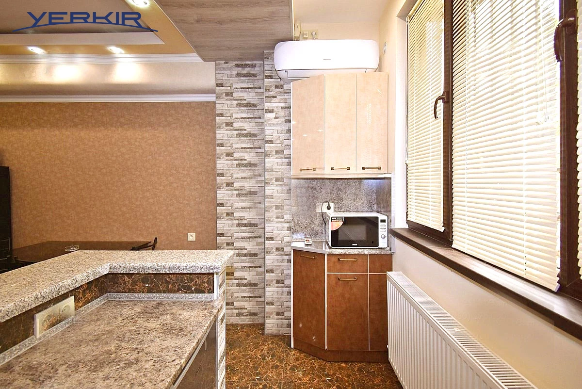 Apartments Code: 9+10112