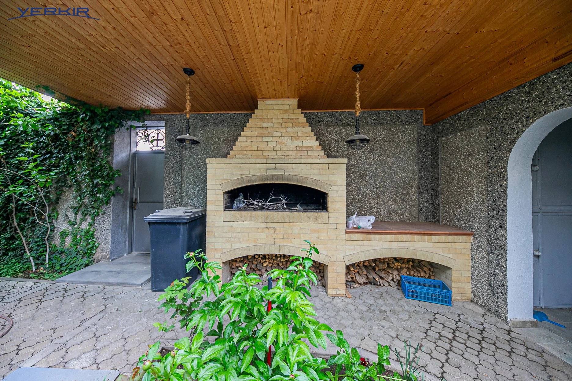 Առանձնատներ Կոդ` 8+517880