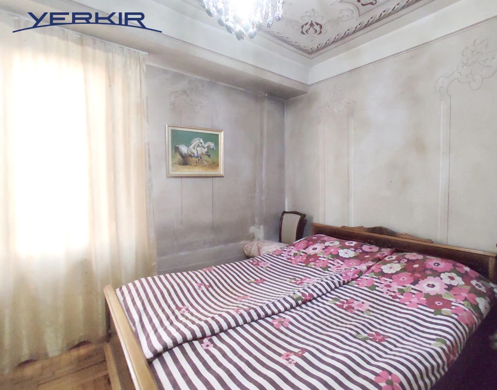 Apartments Code: 9+3376580