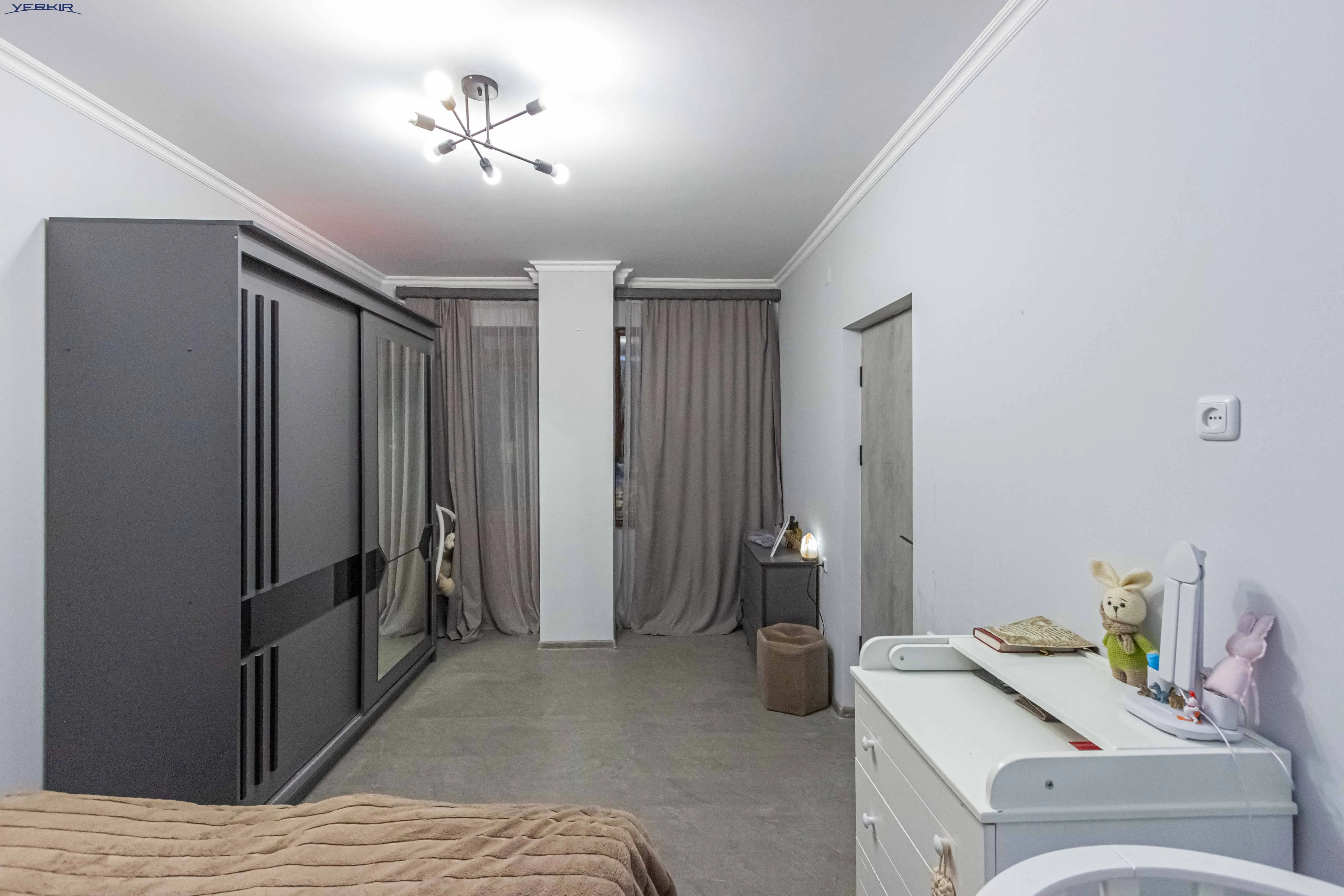 Apartments Code: 9+3618410