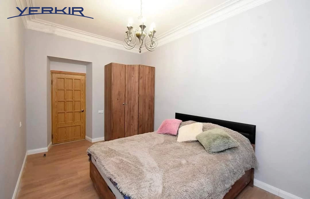 Բնակարաններ Կոդ` 5+2548291